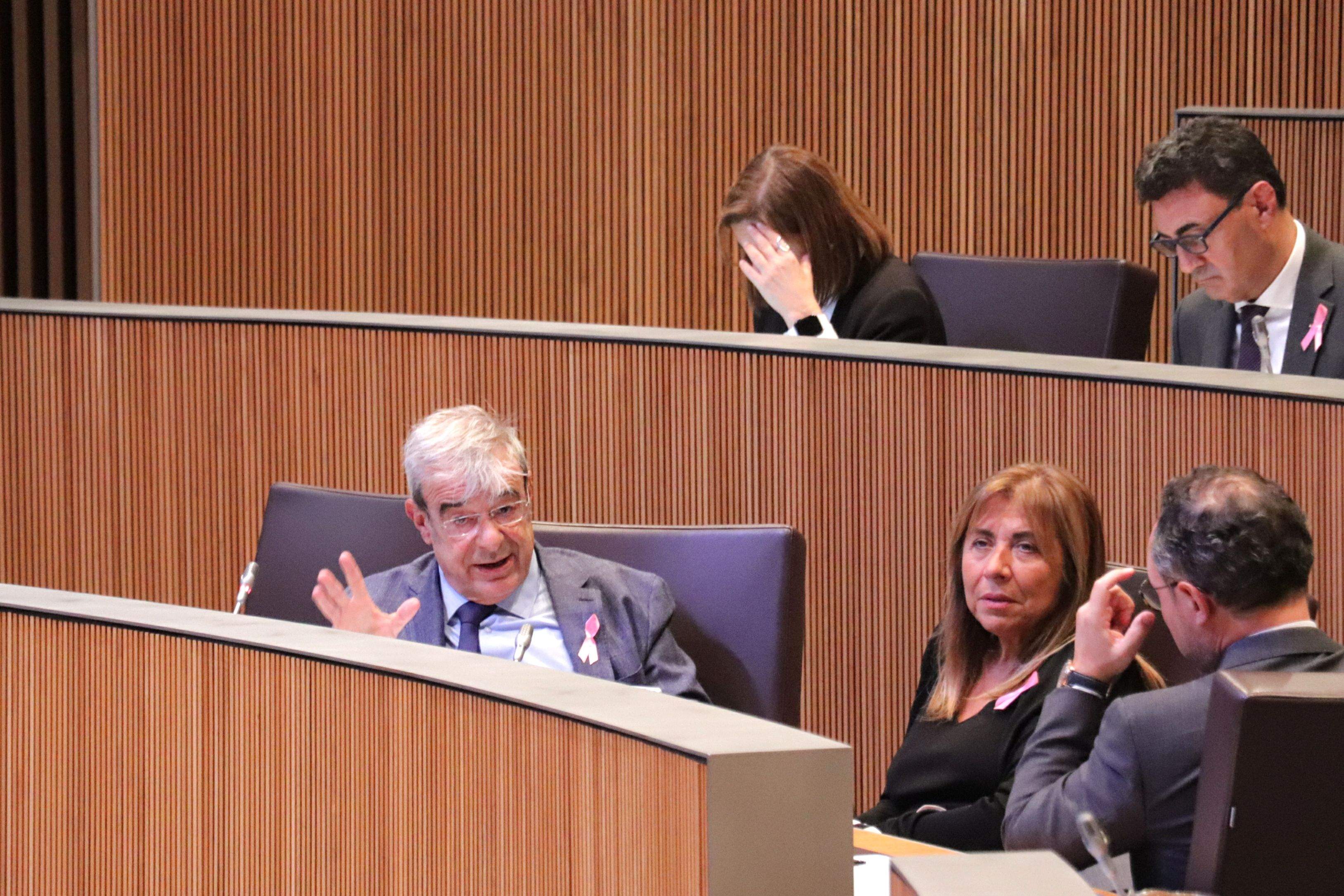 Ladislau Baró responent les preguntes de Maria Àngels Aché.