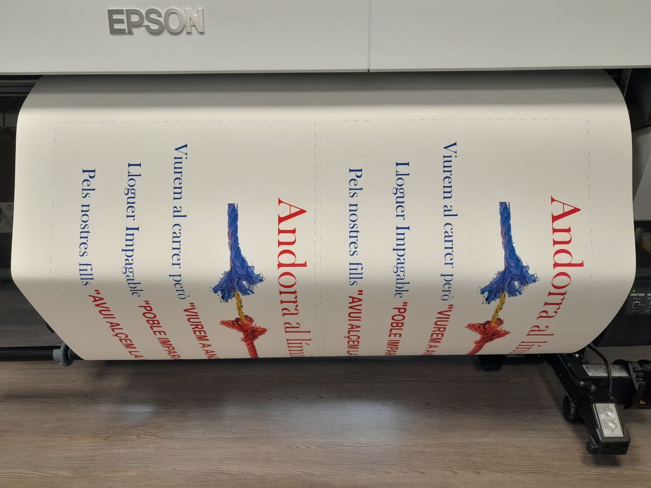 Els eslògans ja s'han imprès.