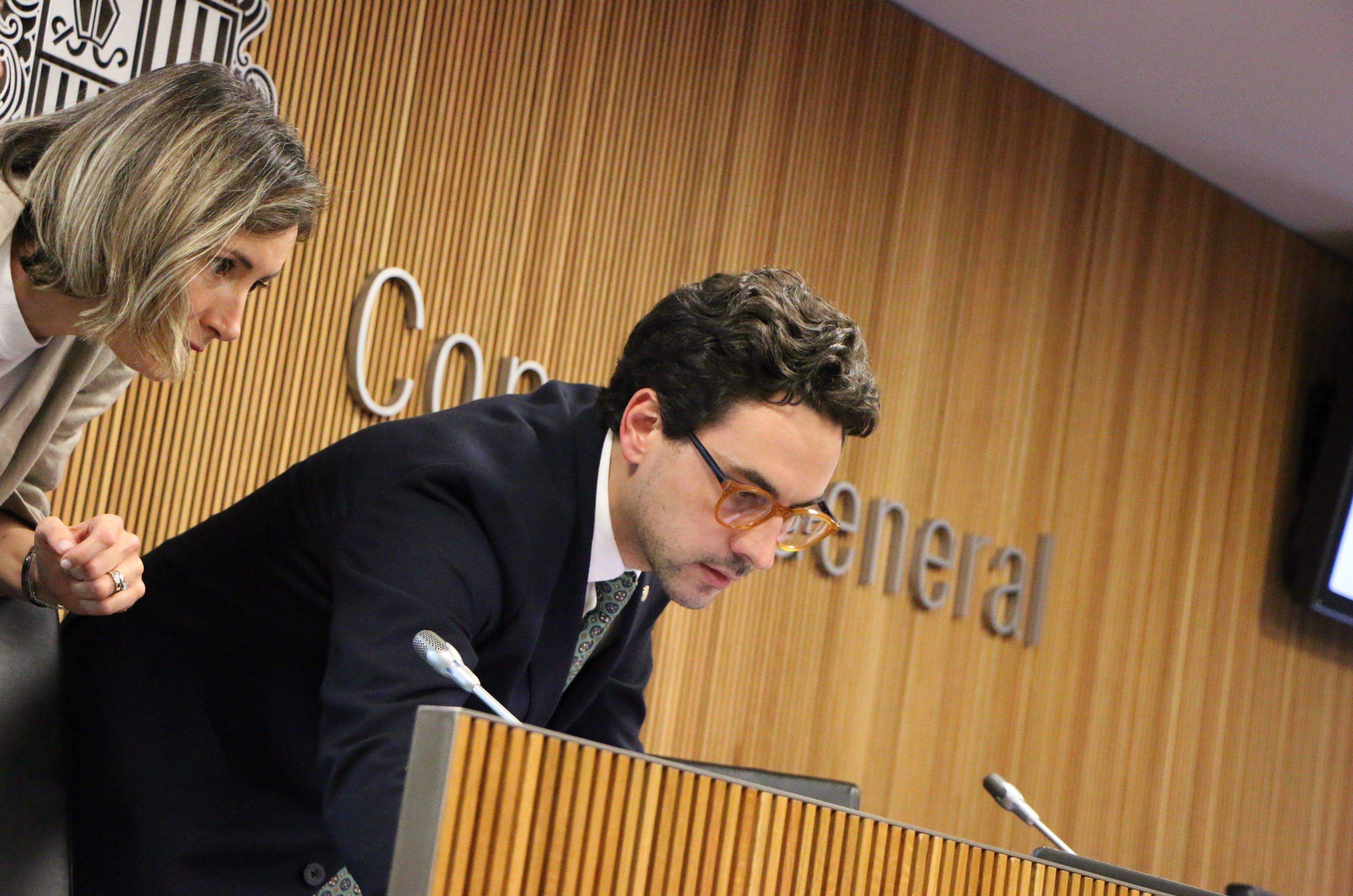 El ministre de Medi Ambient, Guillem Casal, durant la compareixença.