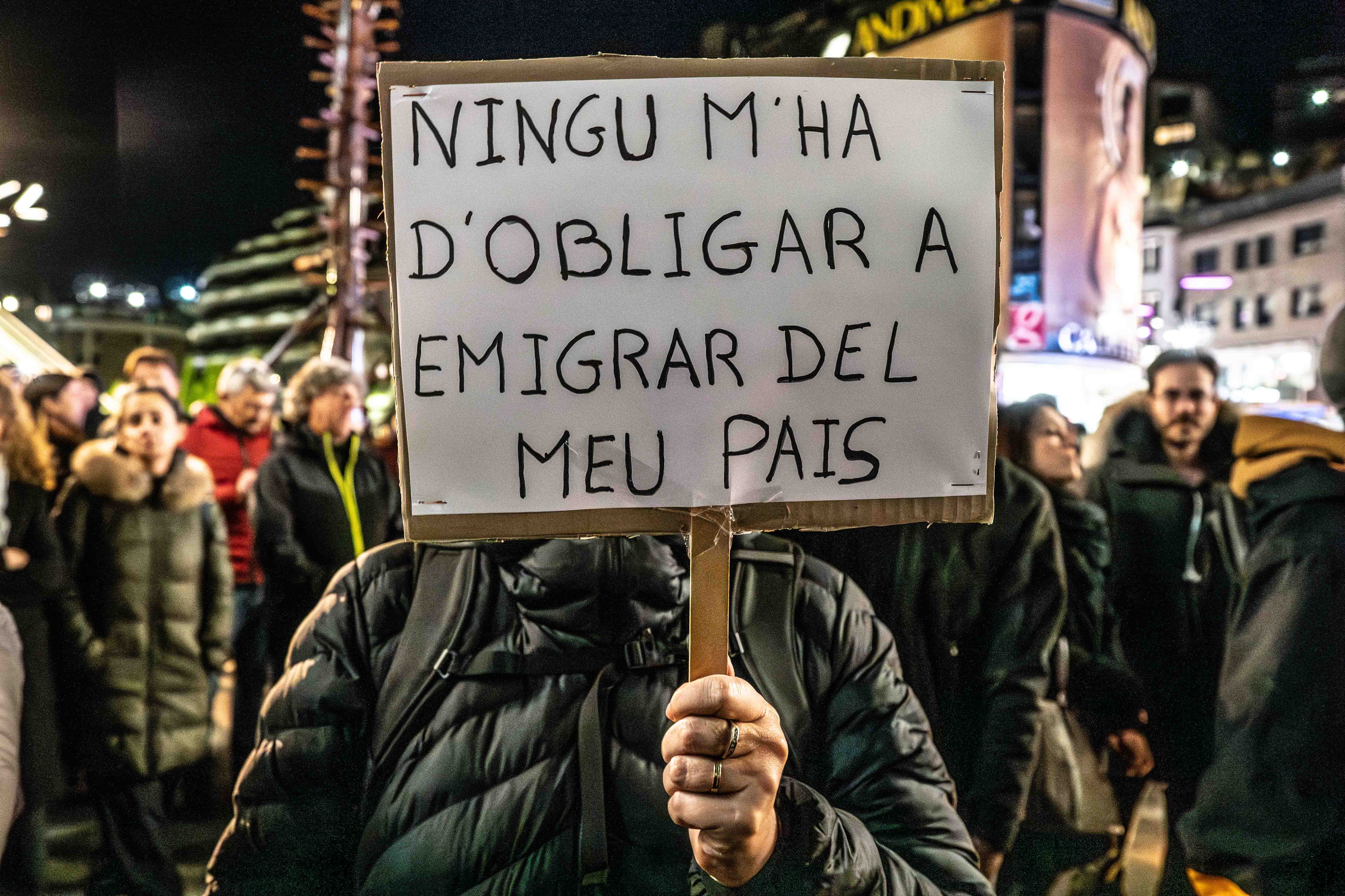 Hi ha hagut pancartes de diversos tipus. Hi ha hagut pancartes de diversos tipus.