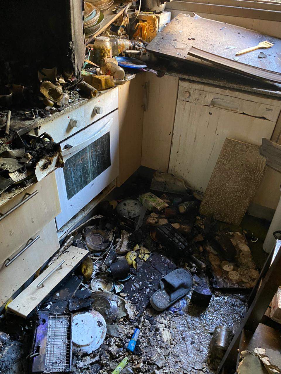 Estat en què va quedar la cuina, l'estança més afectada.