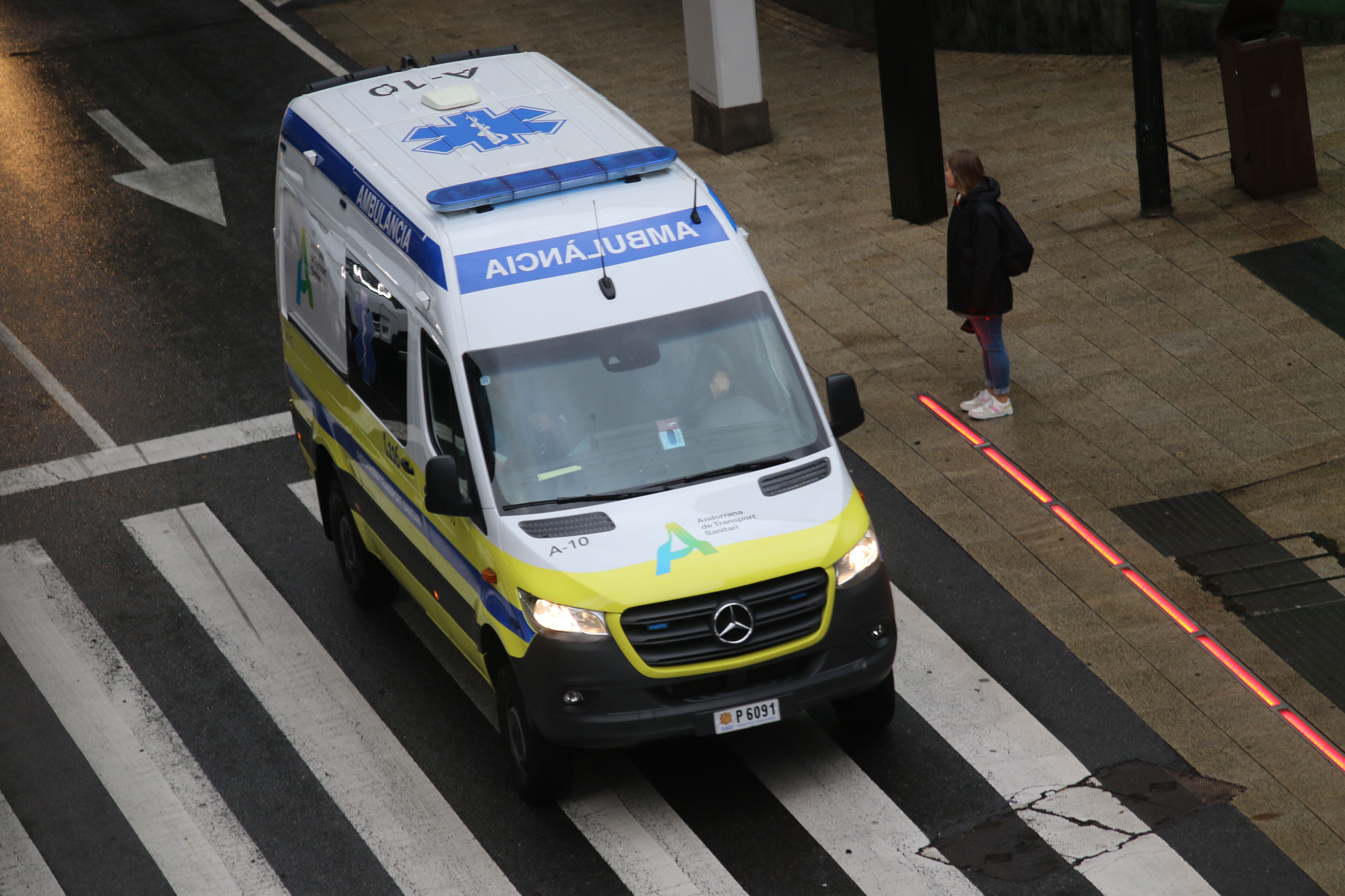 Una ambulància d'Andorrana de Transport Sanitari.