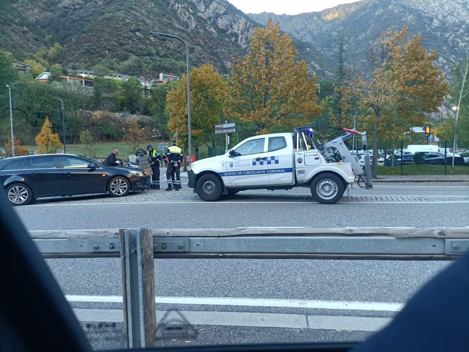 Imatge de la situació dels vehicles després de l'accident.