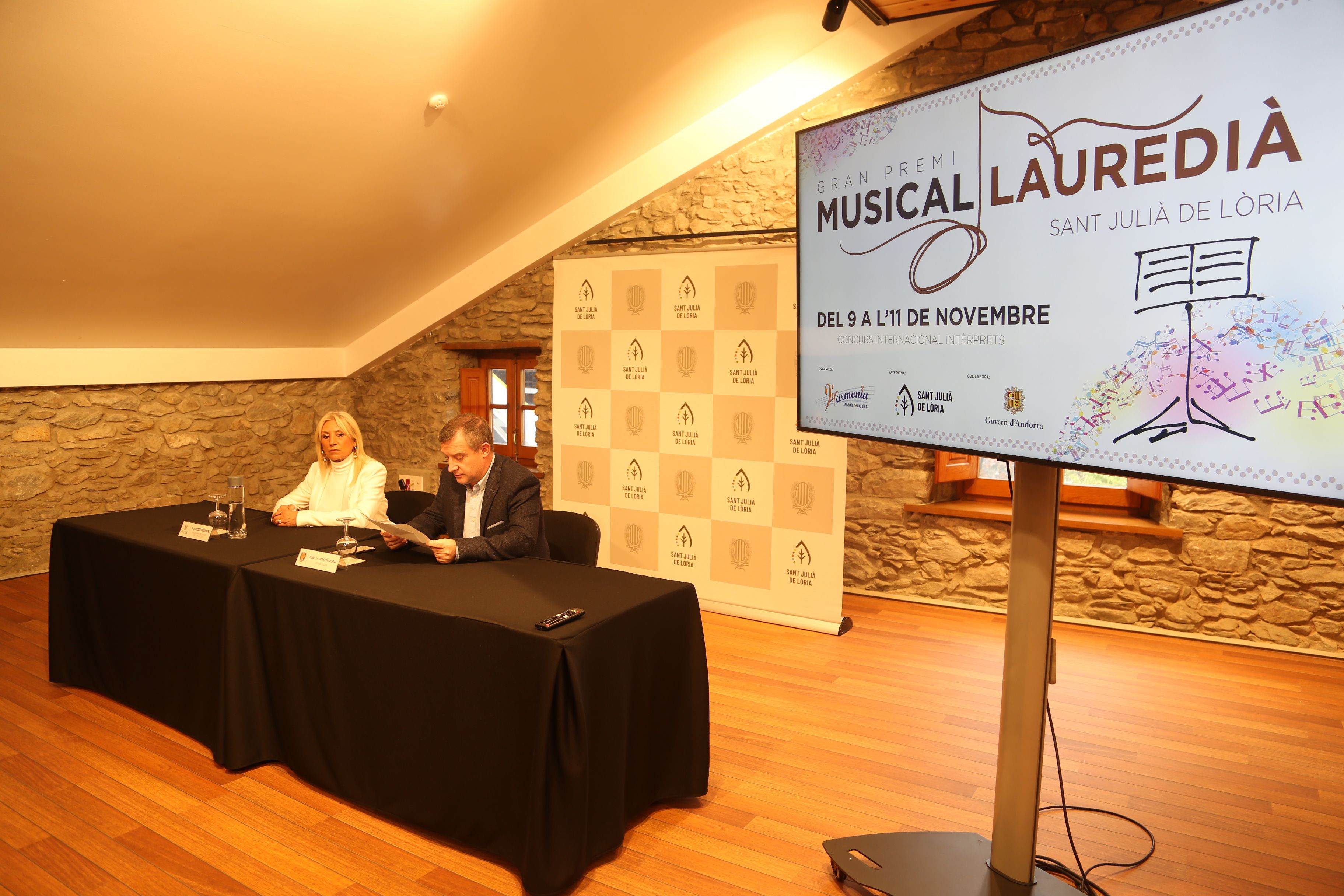 Palomero i Majoral en la presentació del premi.