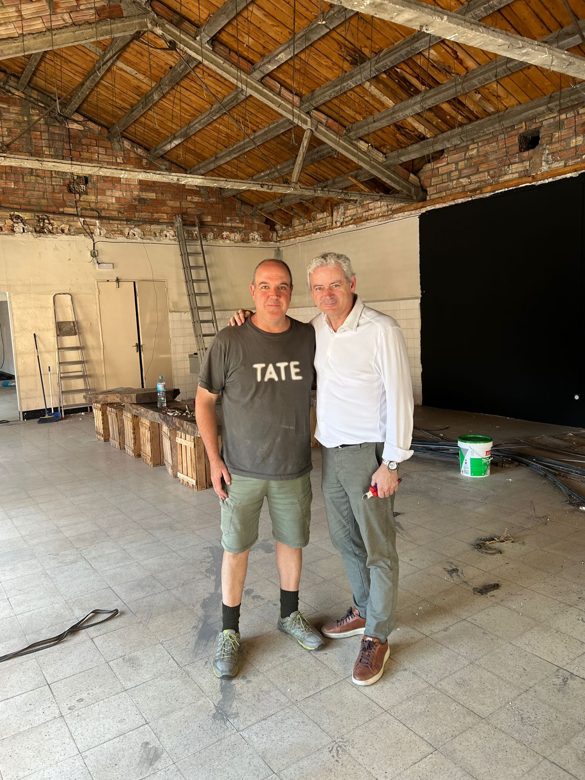 Toni Cruz, a la dreta, amb Pere Moles, comissari del L'Andart. Toni Cruz, a la dreta, amb Pere Moles, comissari del L'Andart.