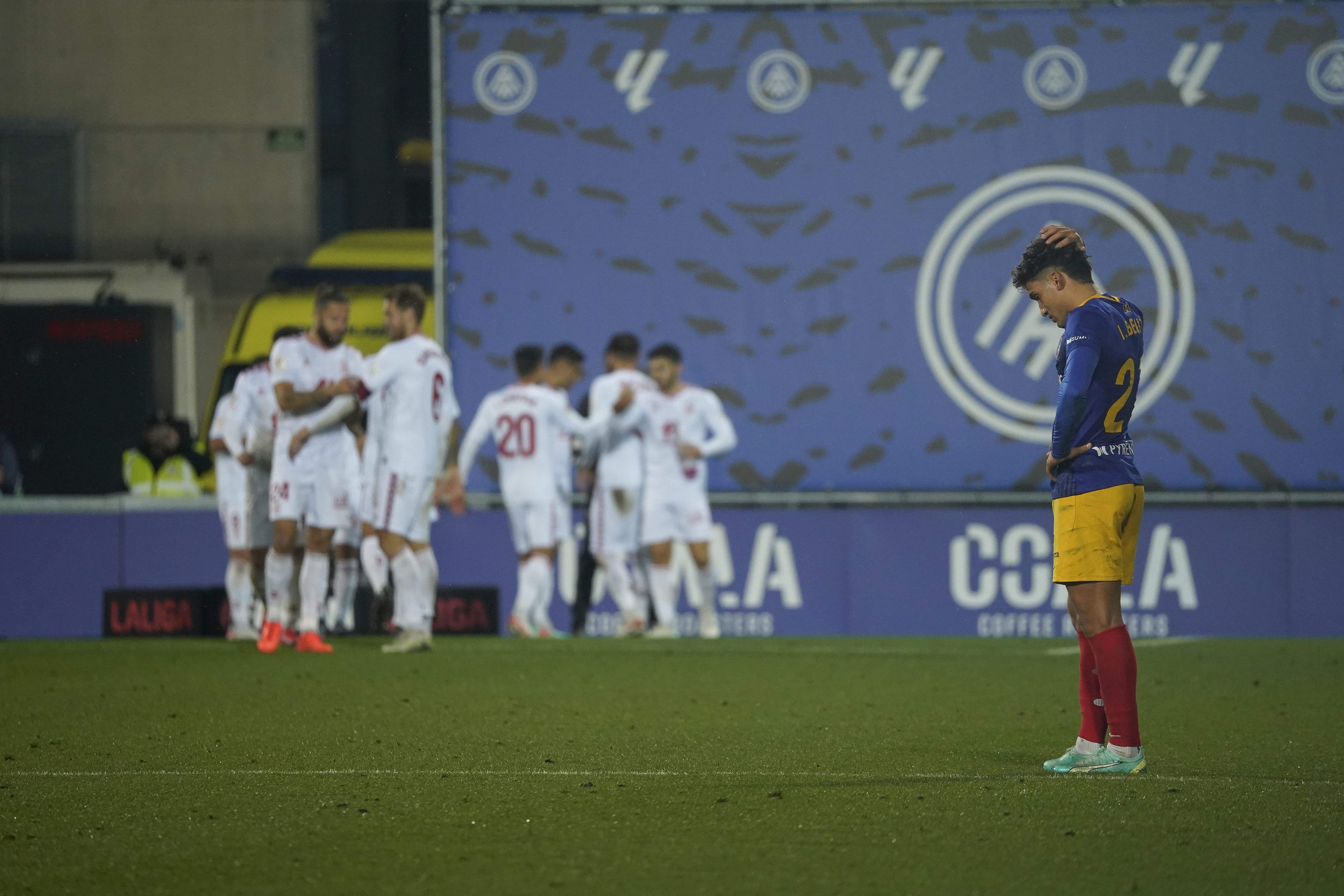 Iker Benito, un dels andorrans més incissius, cap cot després d'un dels gols dels d'Elda.