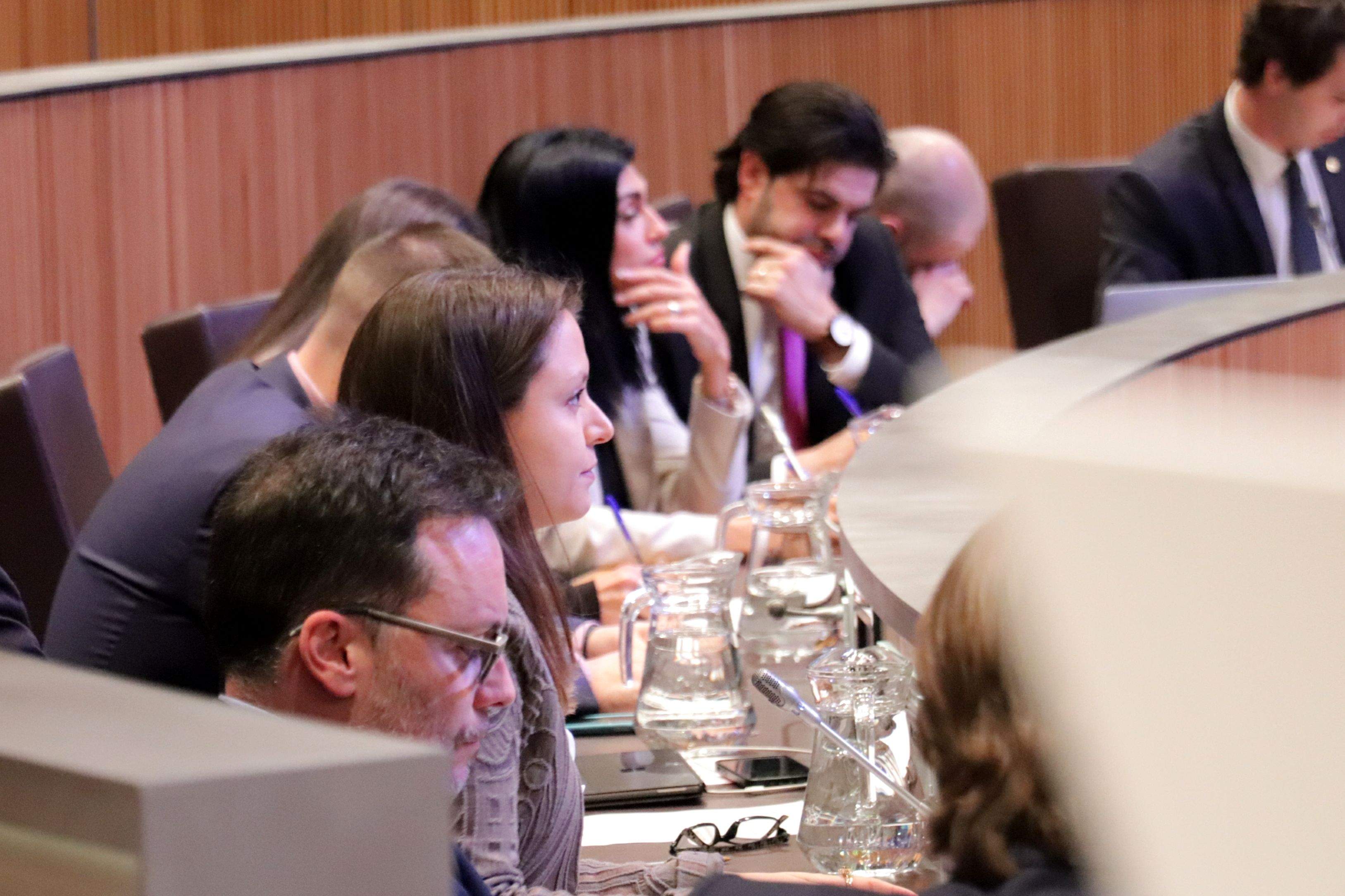 Consellers generals seguint la sessió.