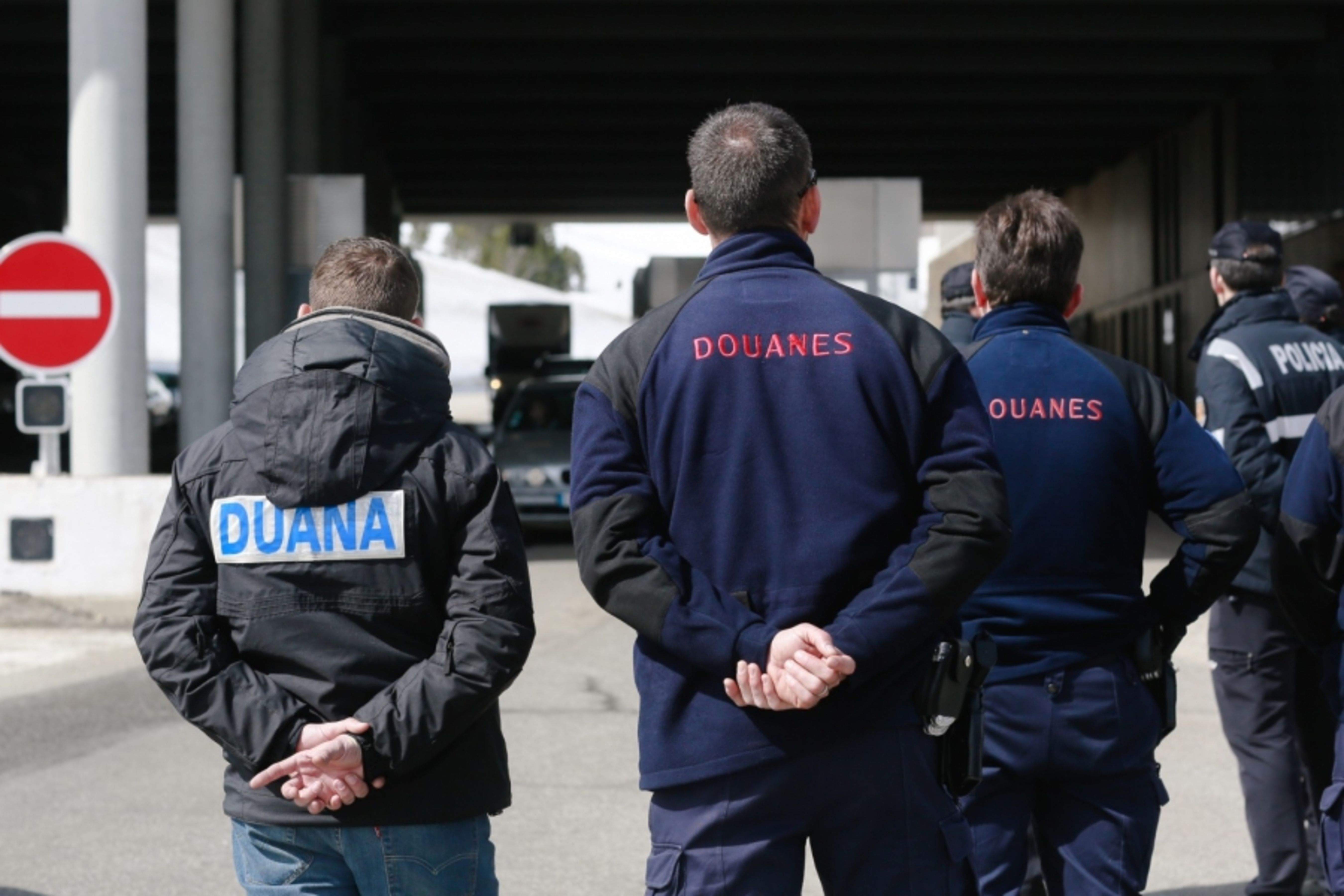 Duaners francesos i andorrans.