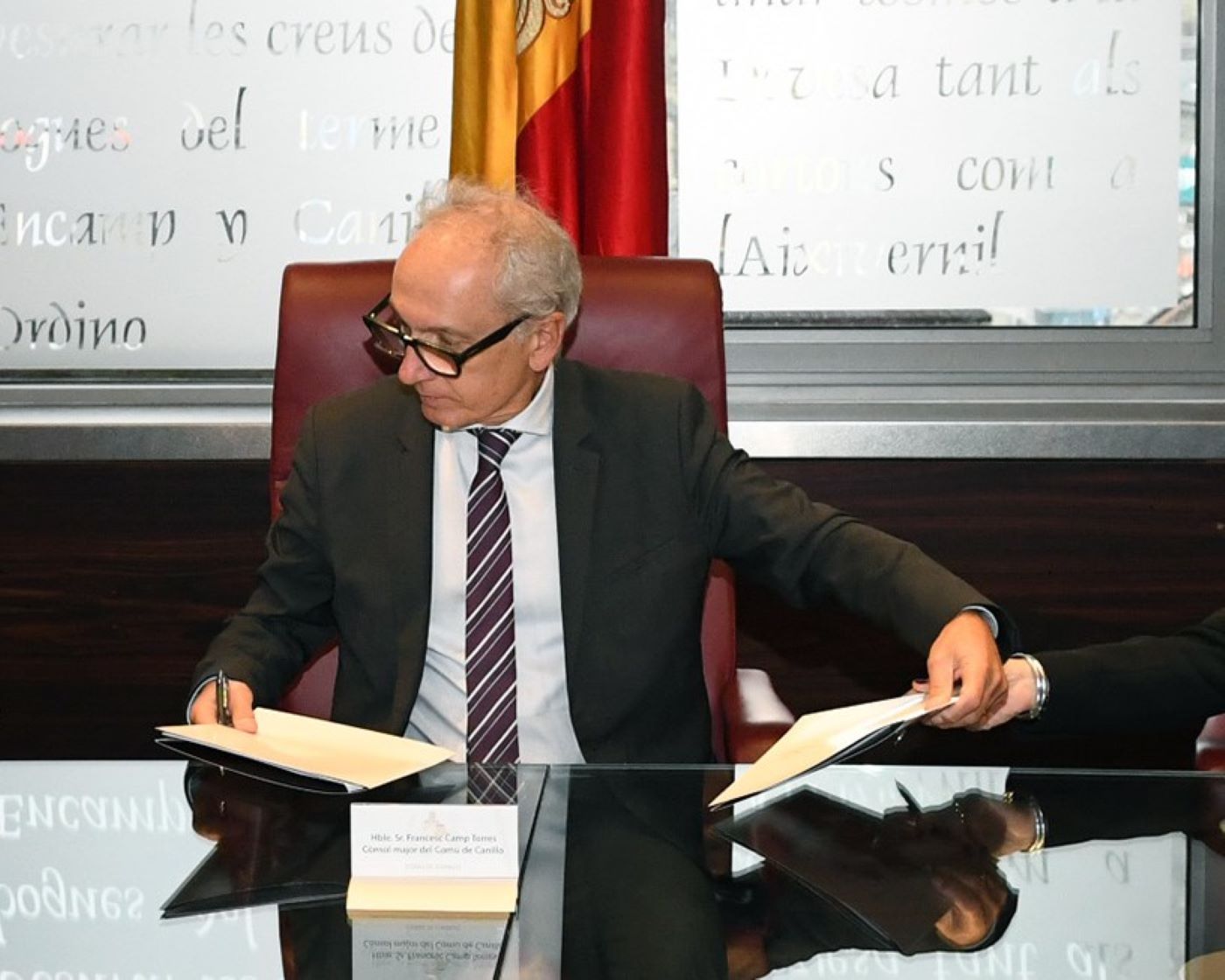 Camp, durant la signatura del conveni amb Govern pel CAP.