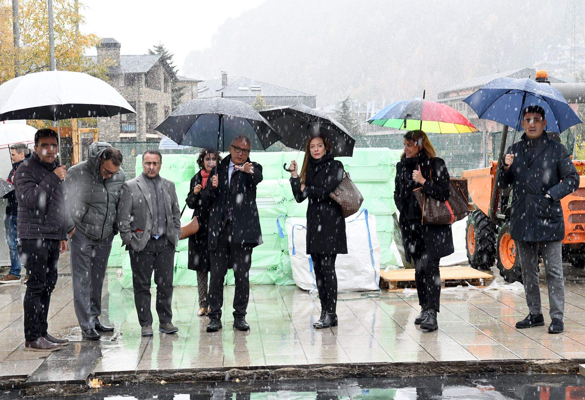 Un moment de la visita a les obres del CAP.
