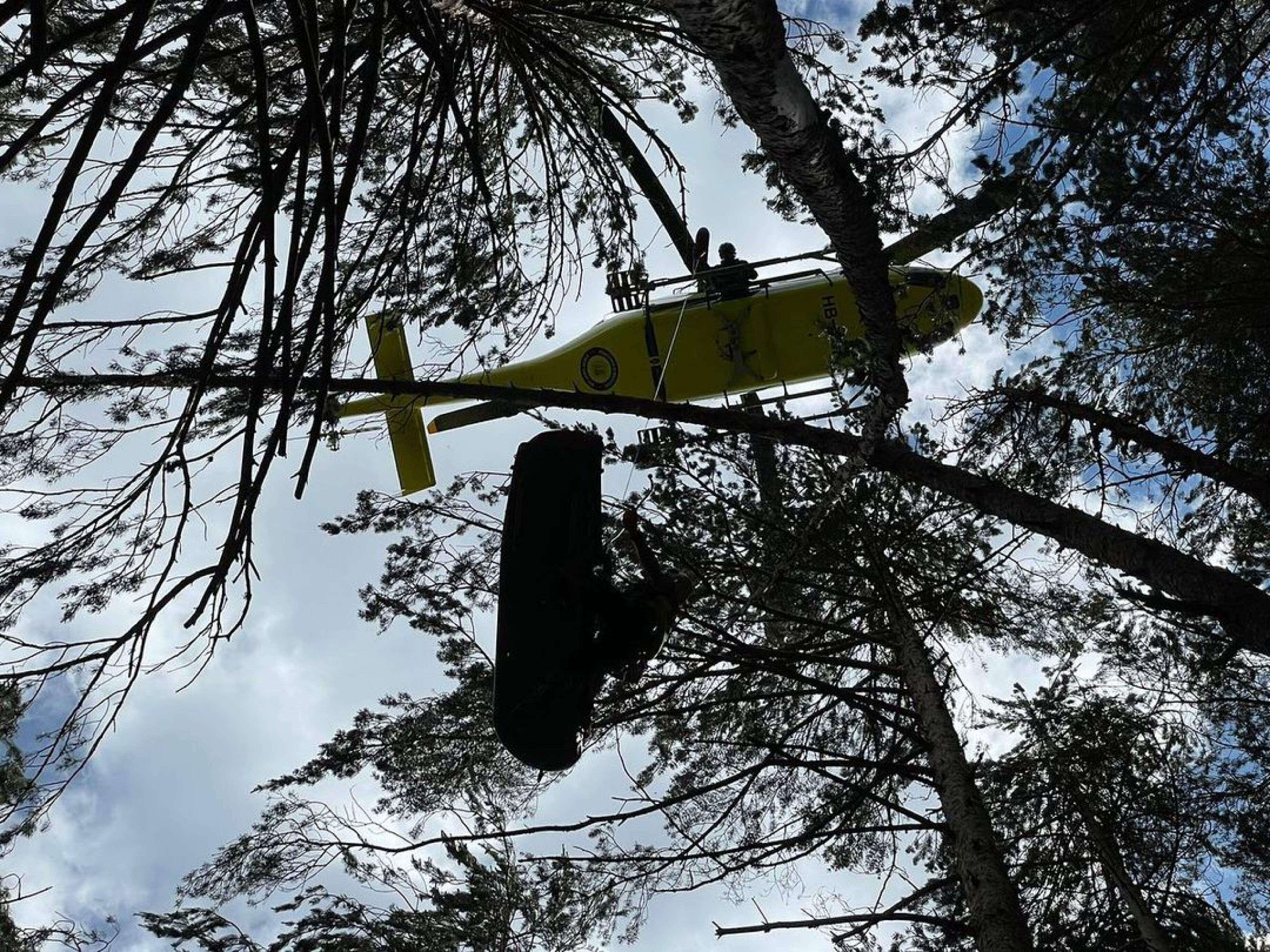 Un rescat enmig de la muntanya.