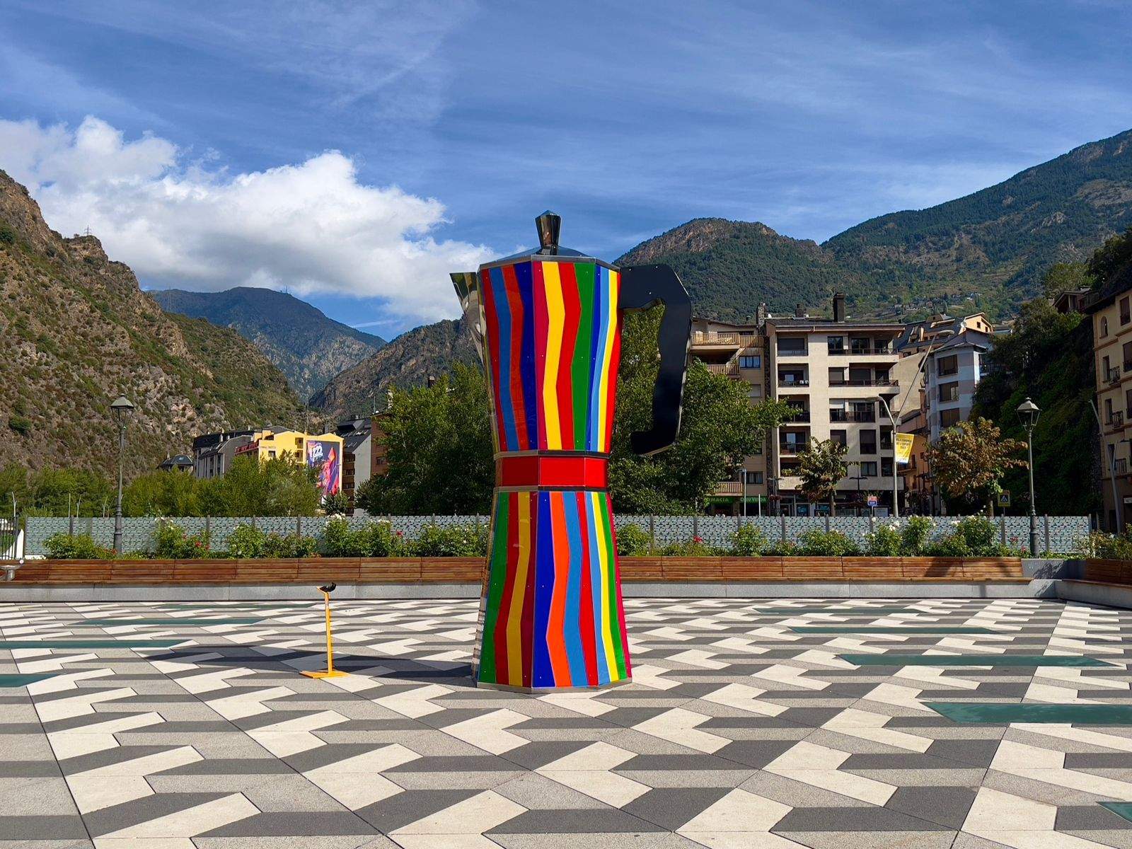 L'obra ‘Time is running out’ de Julio Galán a Sant Julià de Lòria.