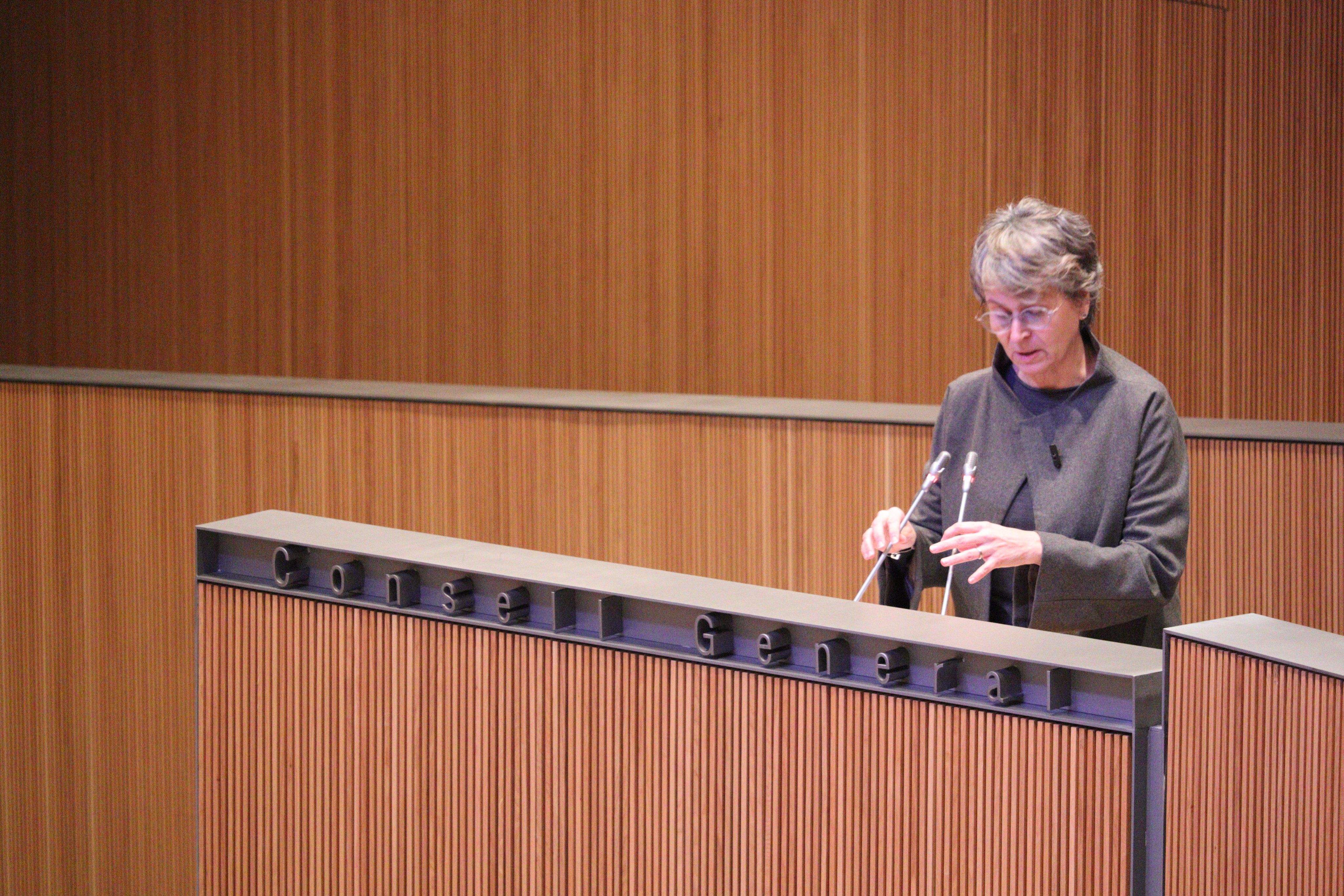 Susanna Vela durant una intervenció.