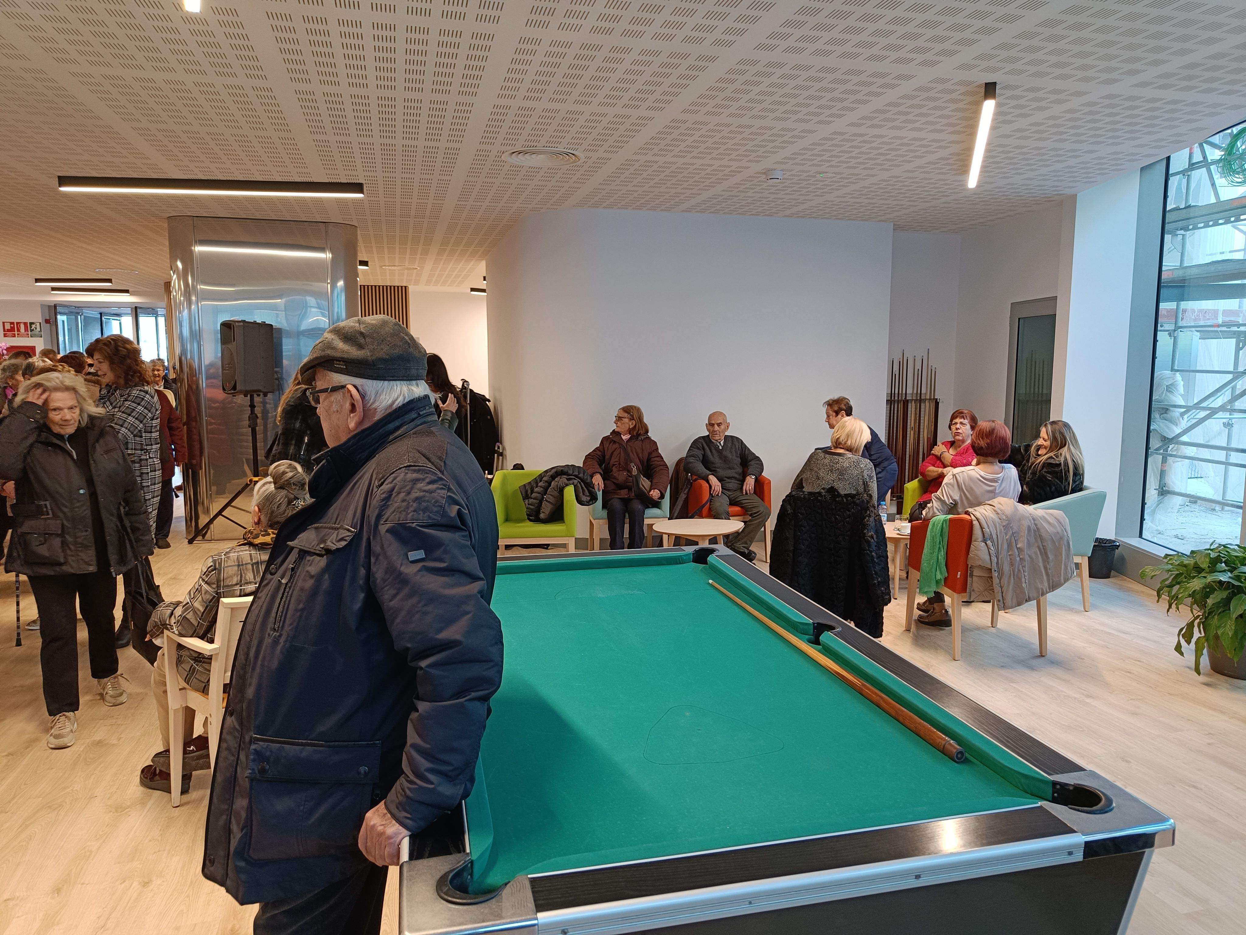 Assistents a la inauguració.