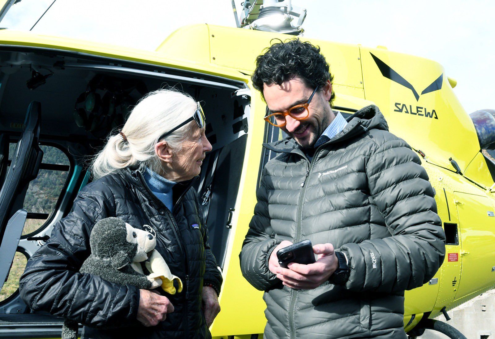 Jane Goodall ha sobrevolat amb el ministre de Medi Ambient, Guillem Casal, el país.