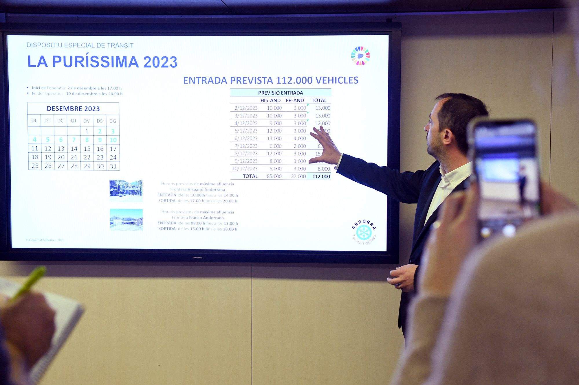 Carles Miquel presentant el dispositiu de trànsit per la Puríssima.