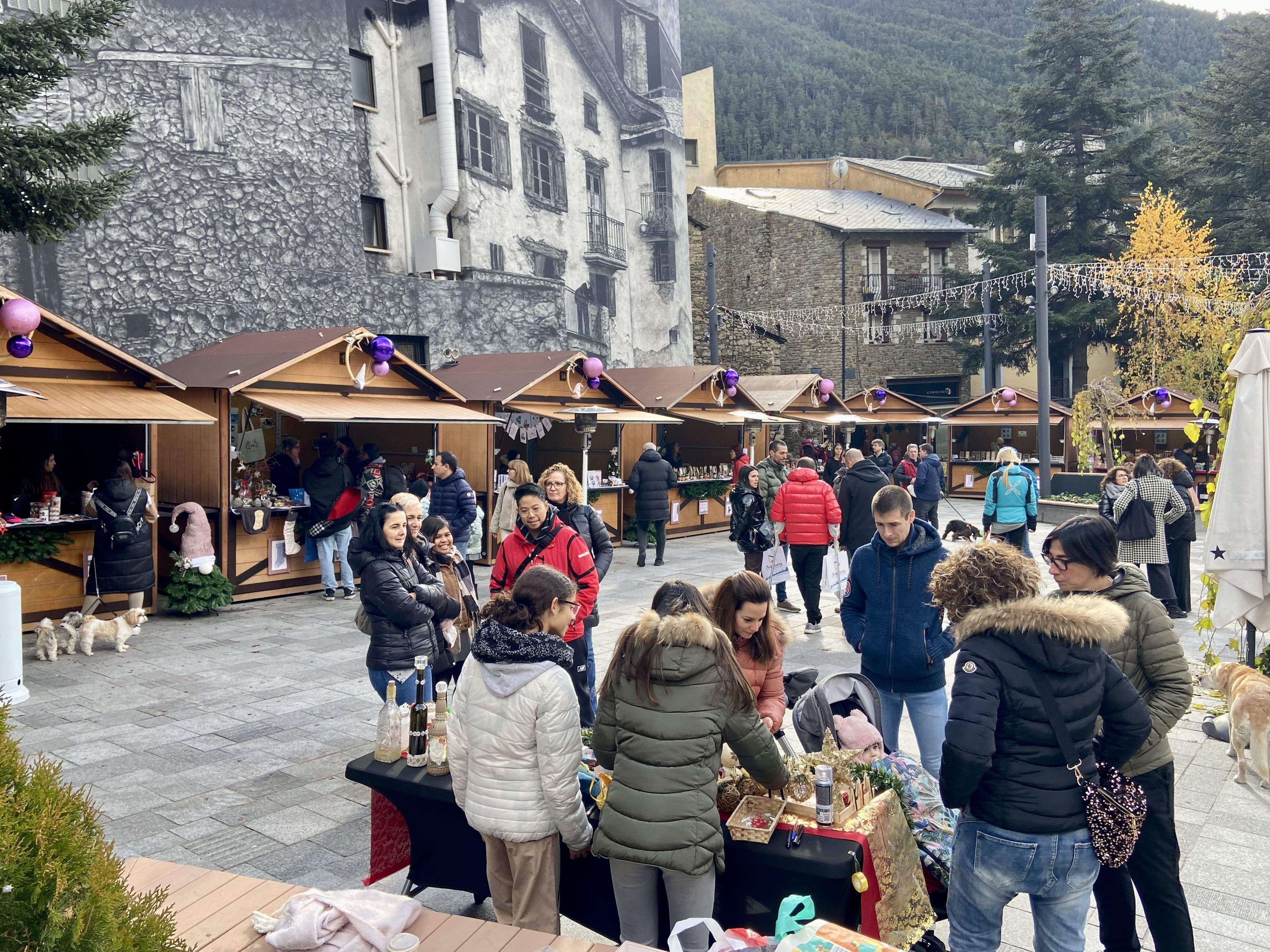 20231202 Fira de Santa Llúcia @comuencamp 1 (1) 20231202 Fira de Santa Llúcia @comuencamp 1 (1)