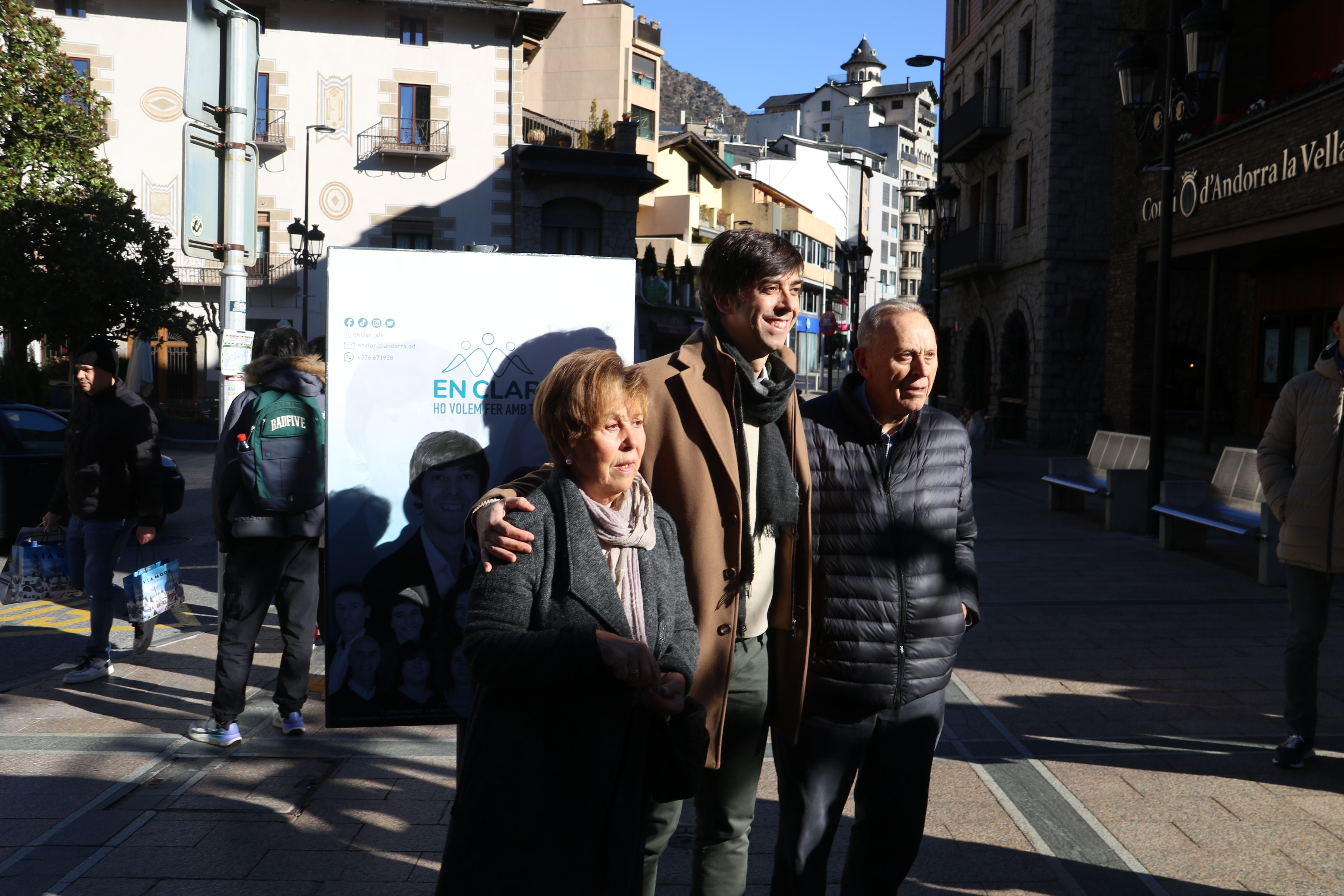 Sergi González amb els seus pares. Sergi González amb els seus pares.