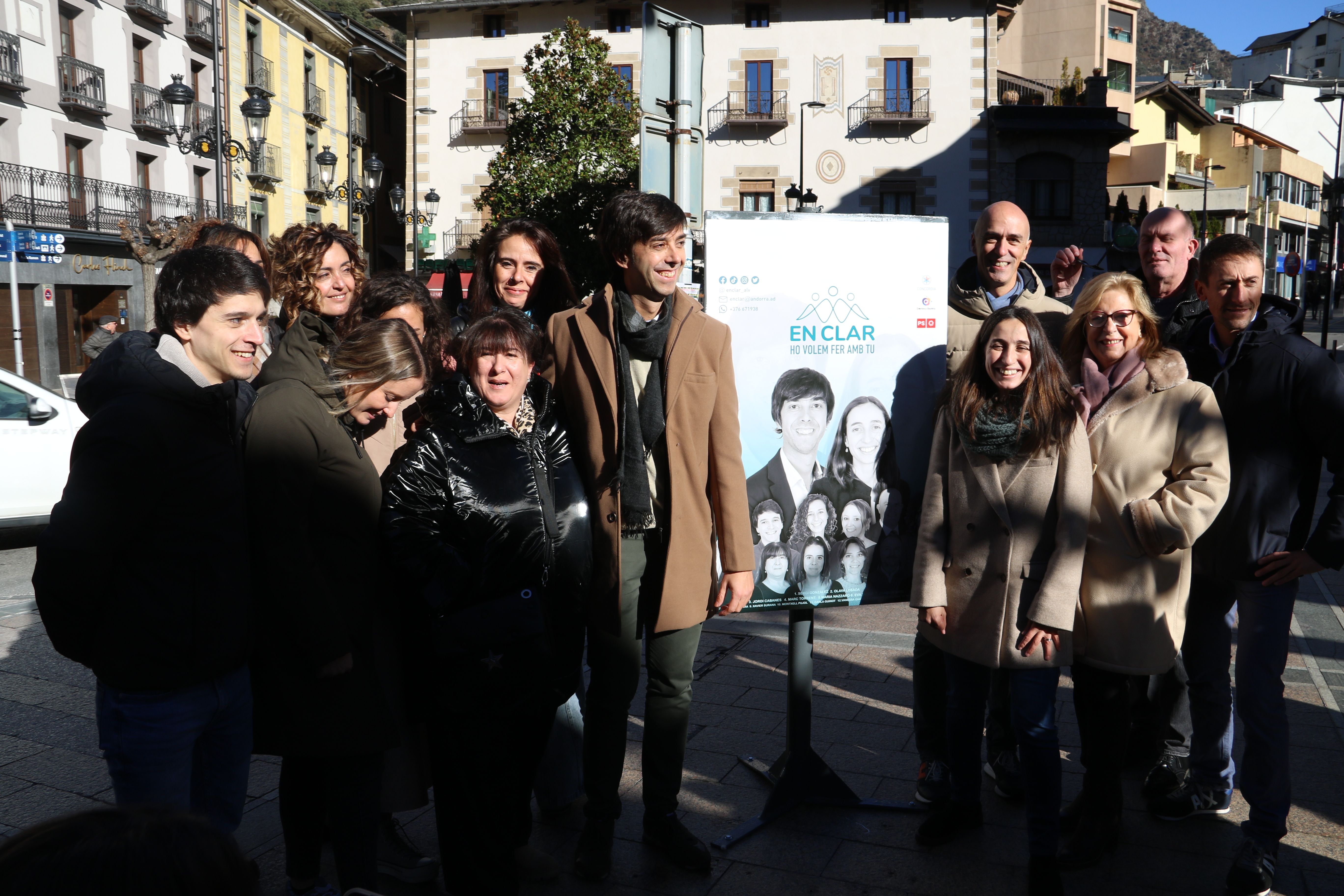 La candidatura d'Enclar al complert al tomb del primer cartell. La candidatura d'Enclar al complert al tomb del primer cartell.