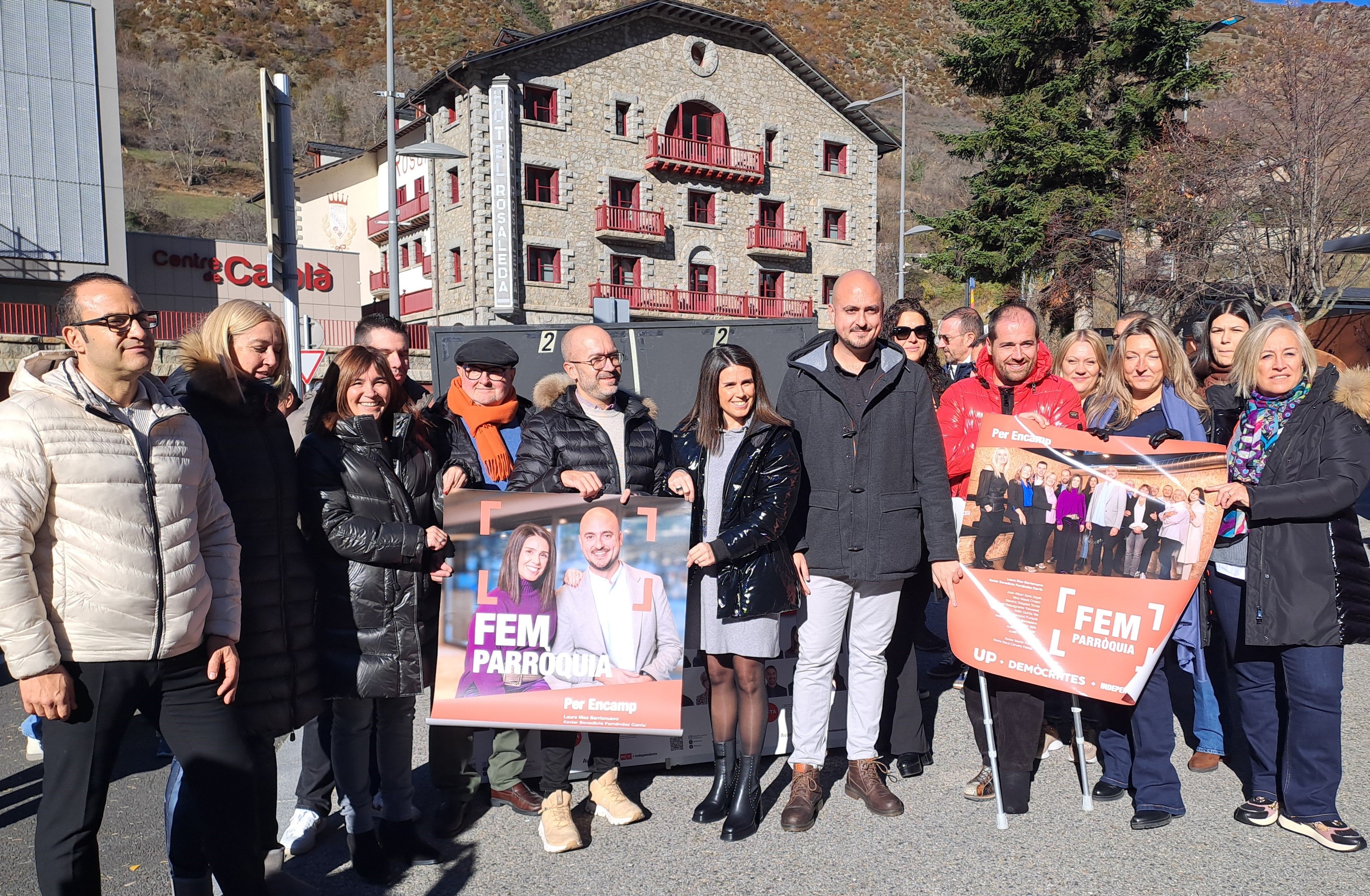 UP tindrà dues versions de cartell. UP tindrà dues versions de cartell.