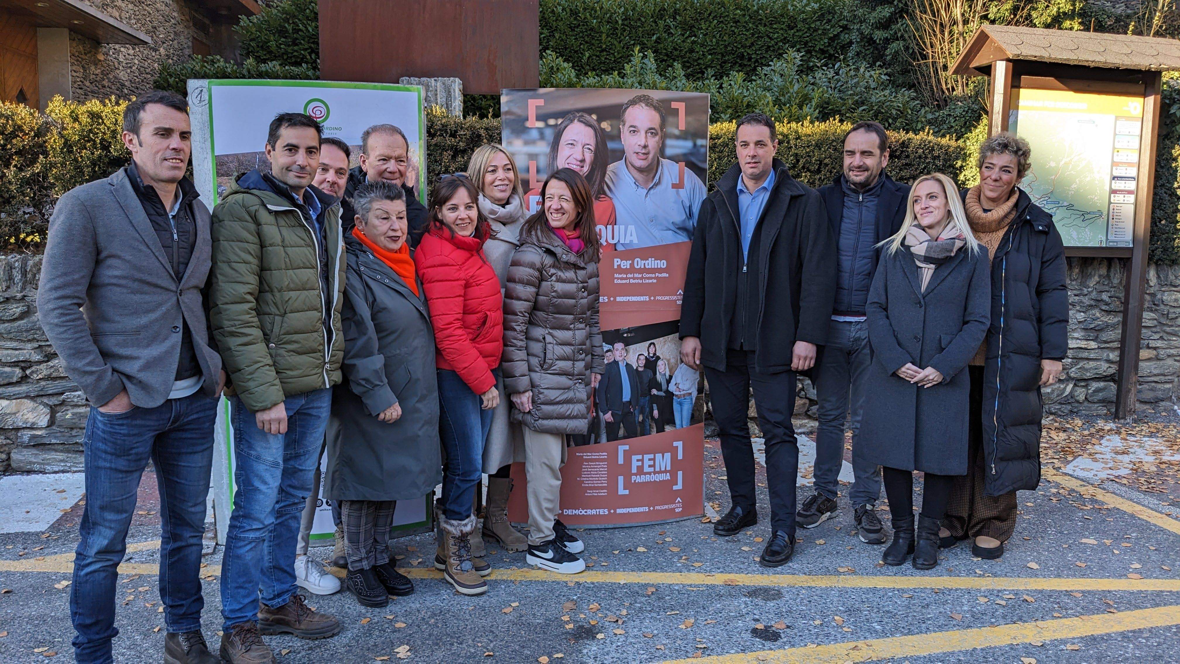 La candidatura d'ACO + DA + Independents + SDP després d'enganxar el primer cartell