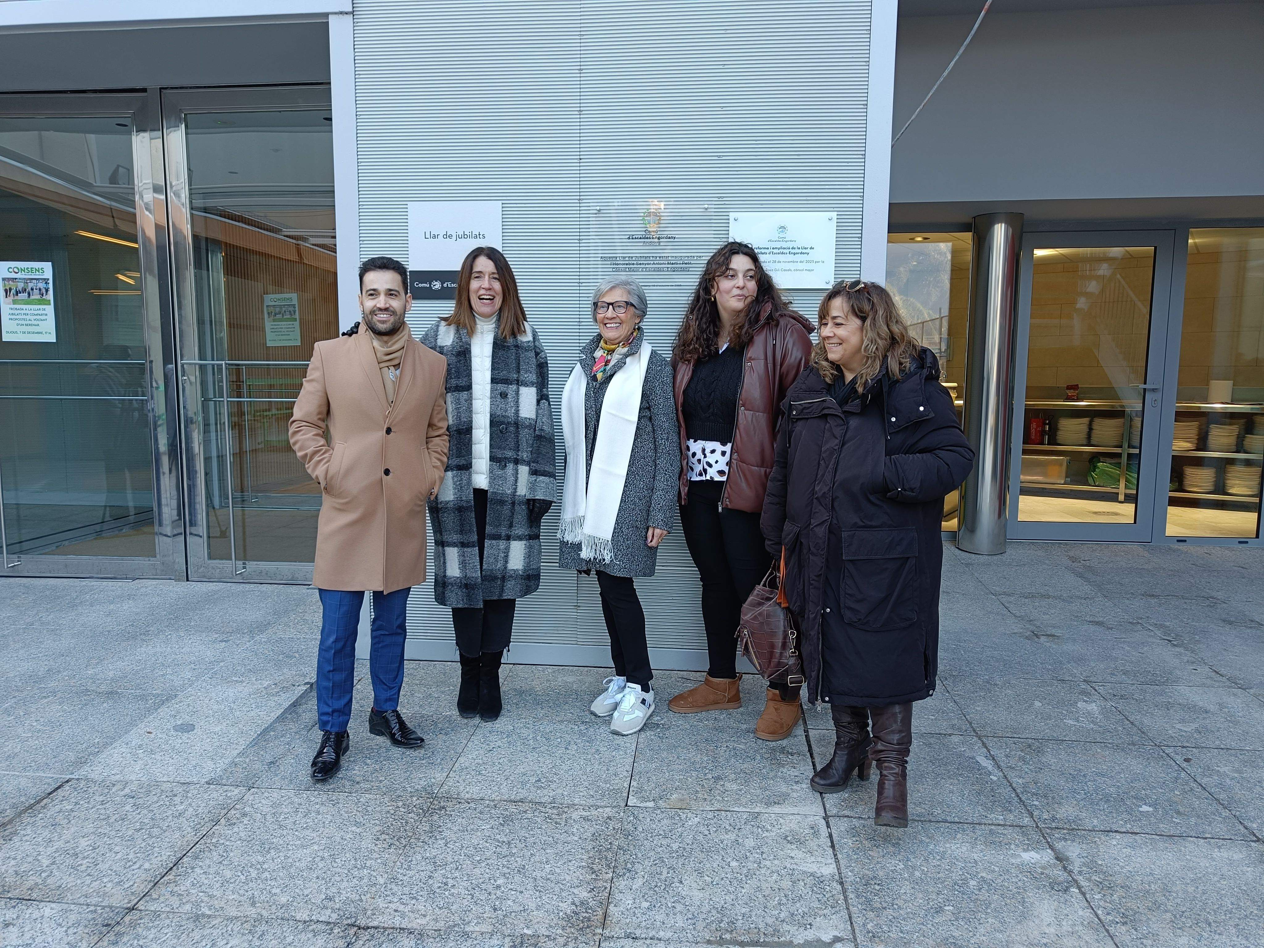 Els membres de la candidatura de Demòcrates d'Escaldes aquest dimarts al matí.