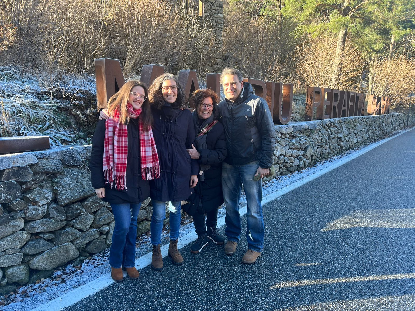 Els candidats de Consens a l'entrada de la Vall del Madriu.