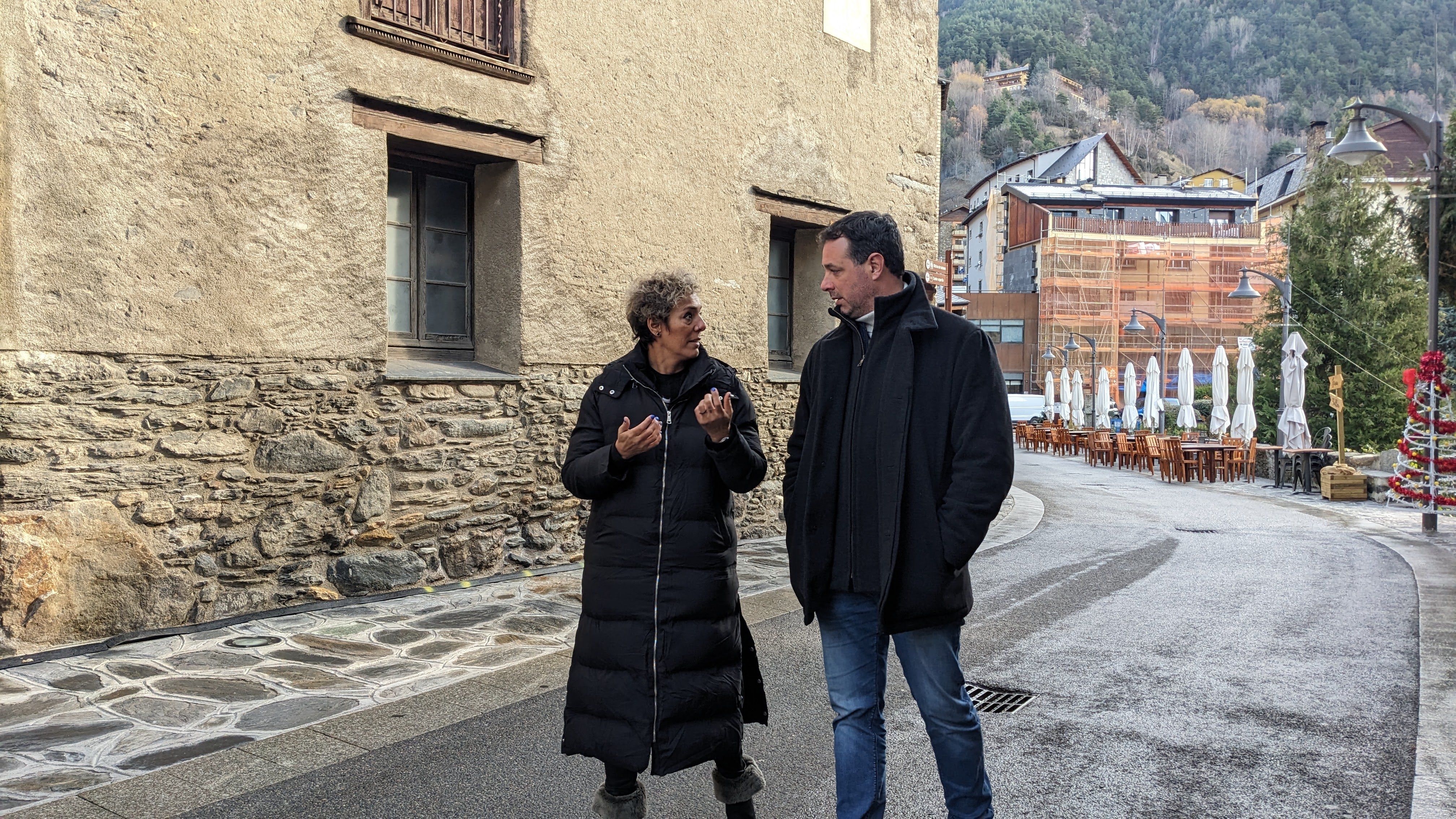 Meritxell Rabadà i Eduard Betriu al Carrer Major d'Ordino