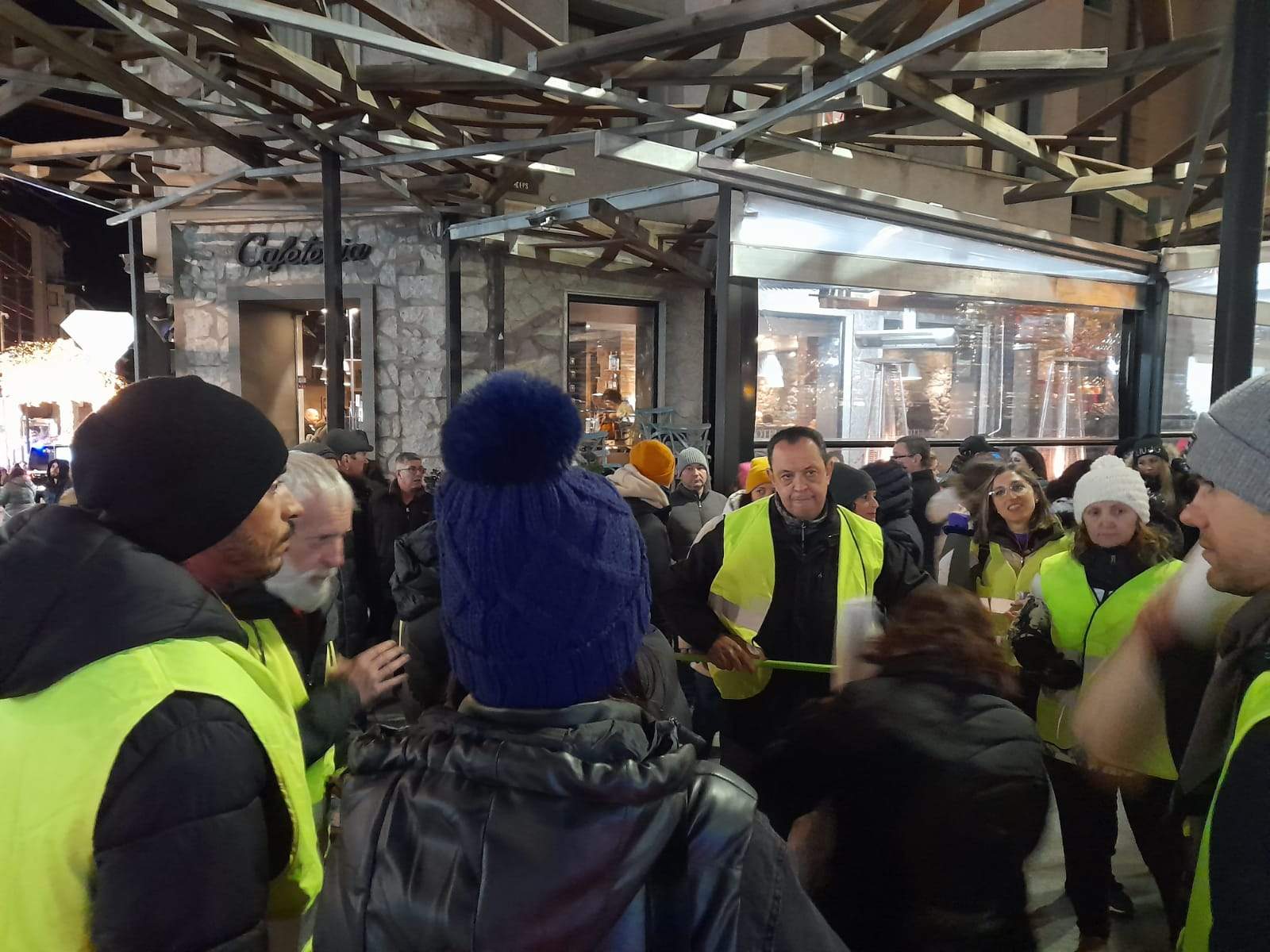 Imatges de la manifestació del 8-D per un habitatge digne.