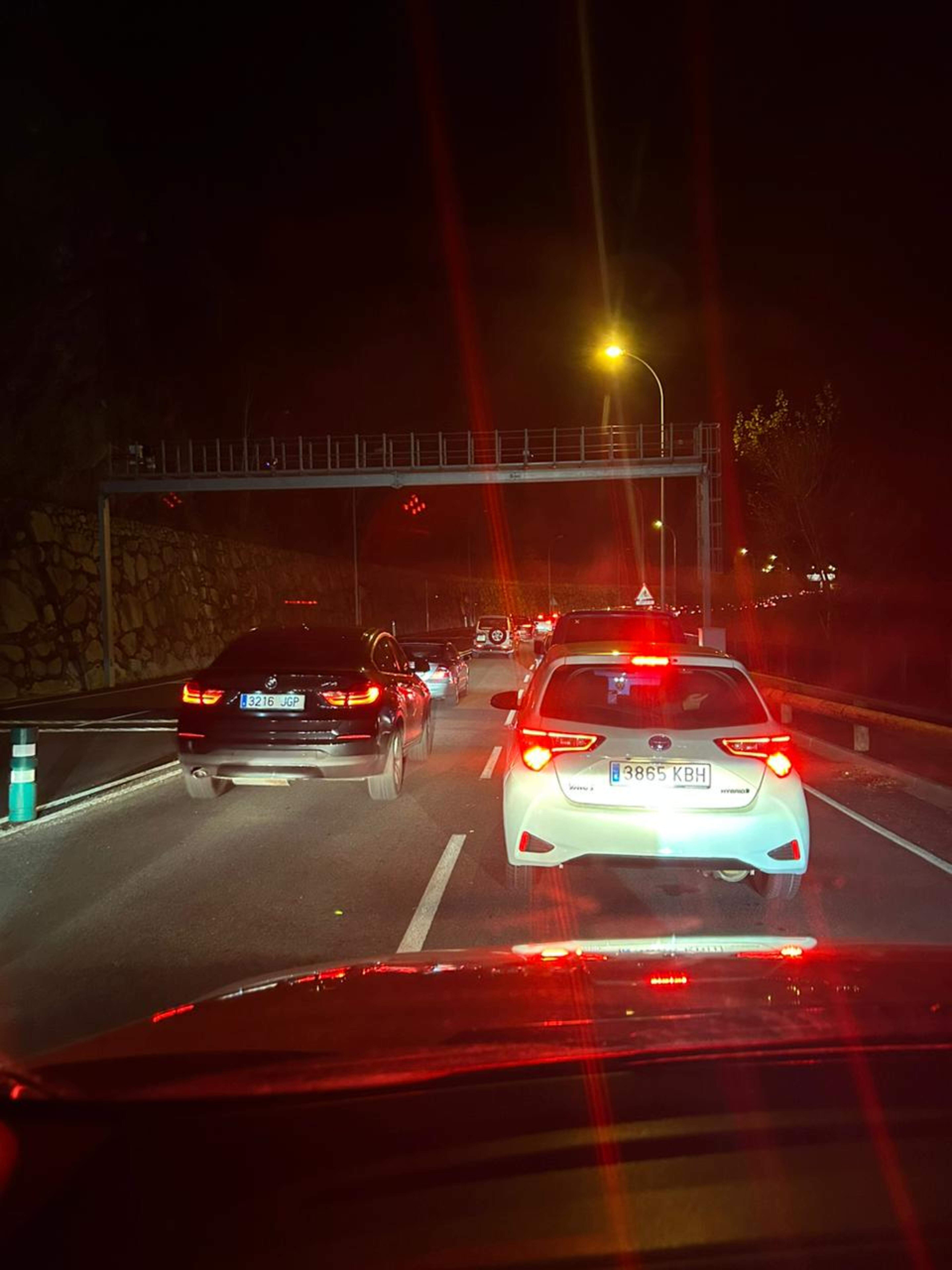 Les retencions han arribat més enllà de l'Epizen durant moltes estones d'aquesta nit de divendres.