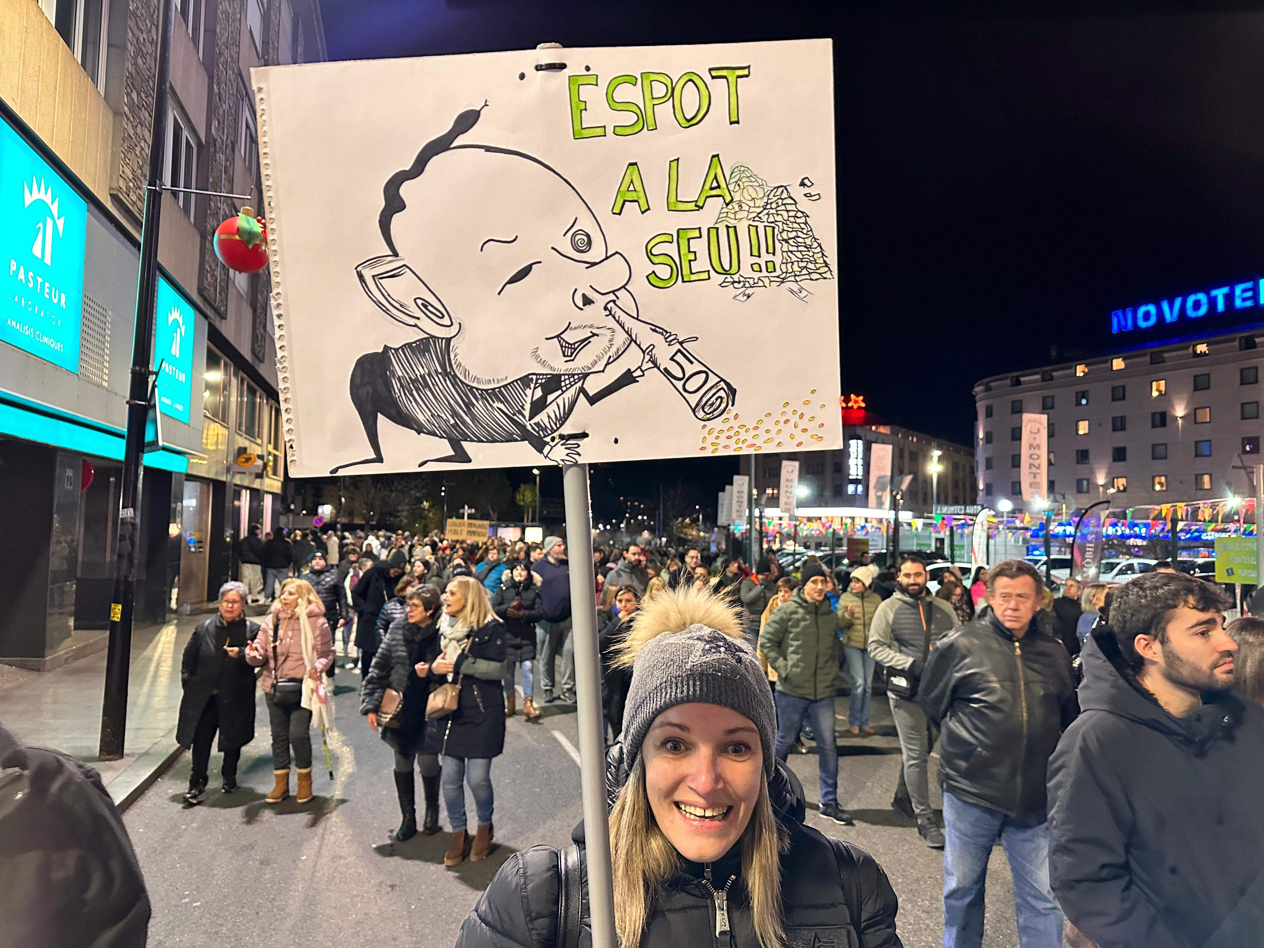 Un rètol al·lusiu al cap de Govern.