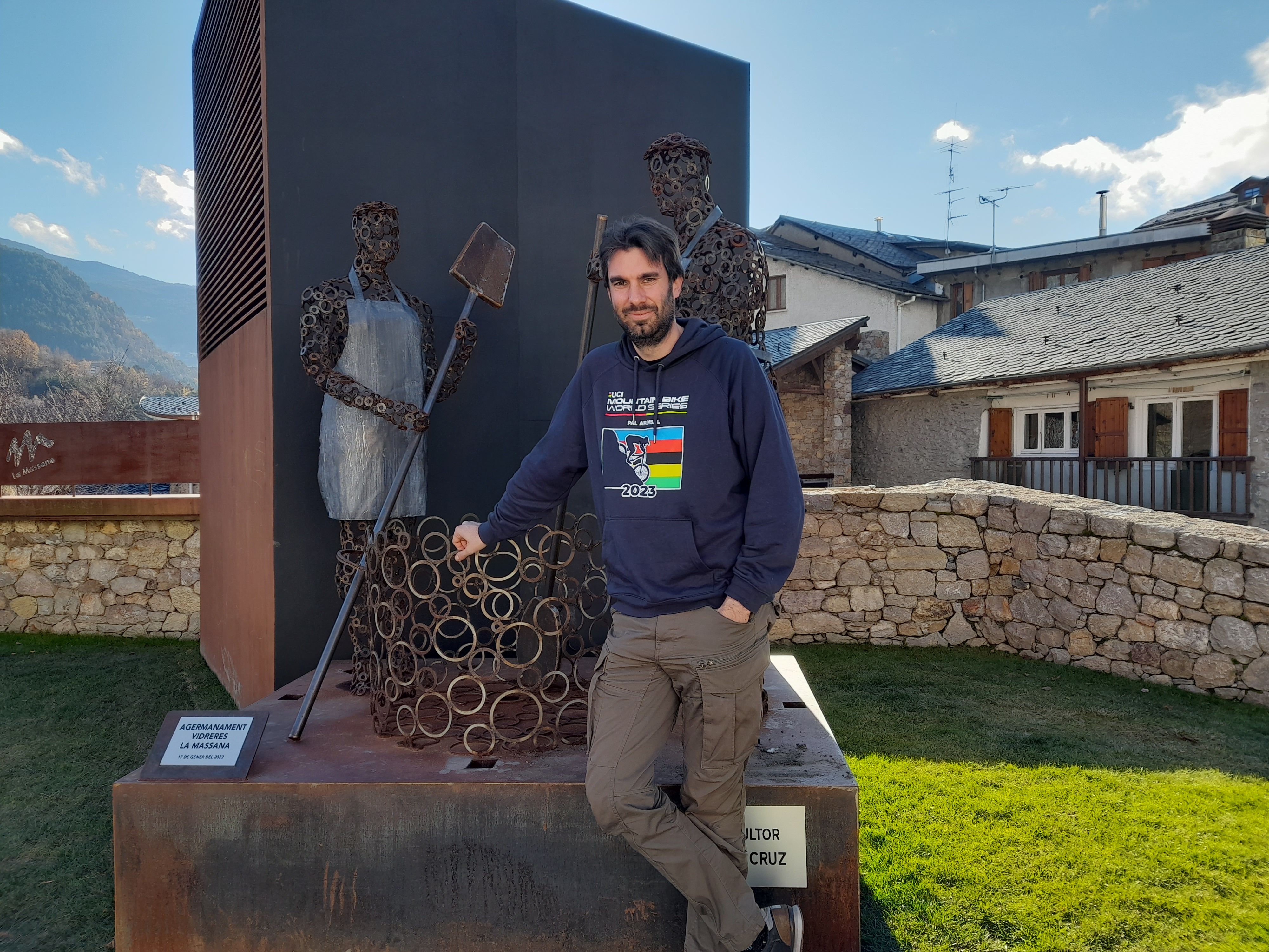 Guillem Forné a la plaça de les Fontetes. Guillem Forné a la plaça de les Fontetes.