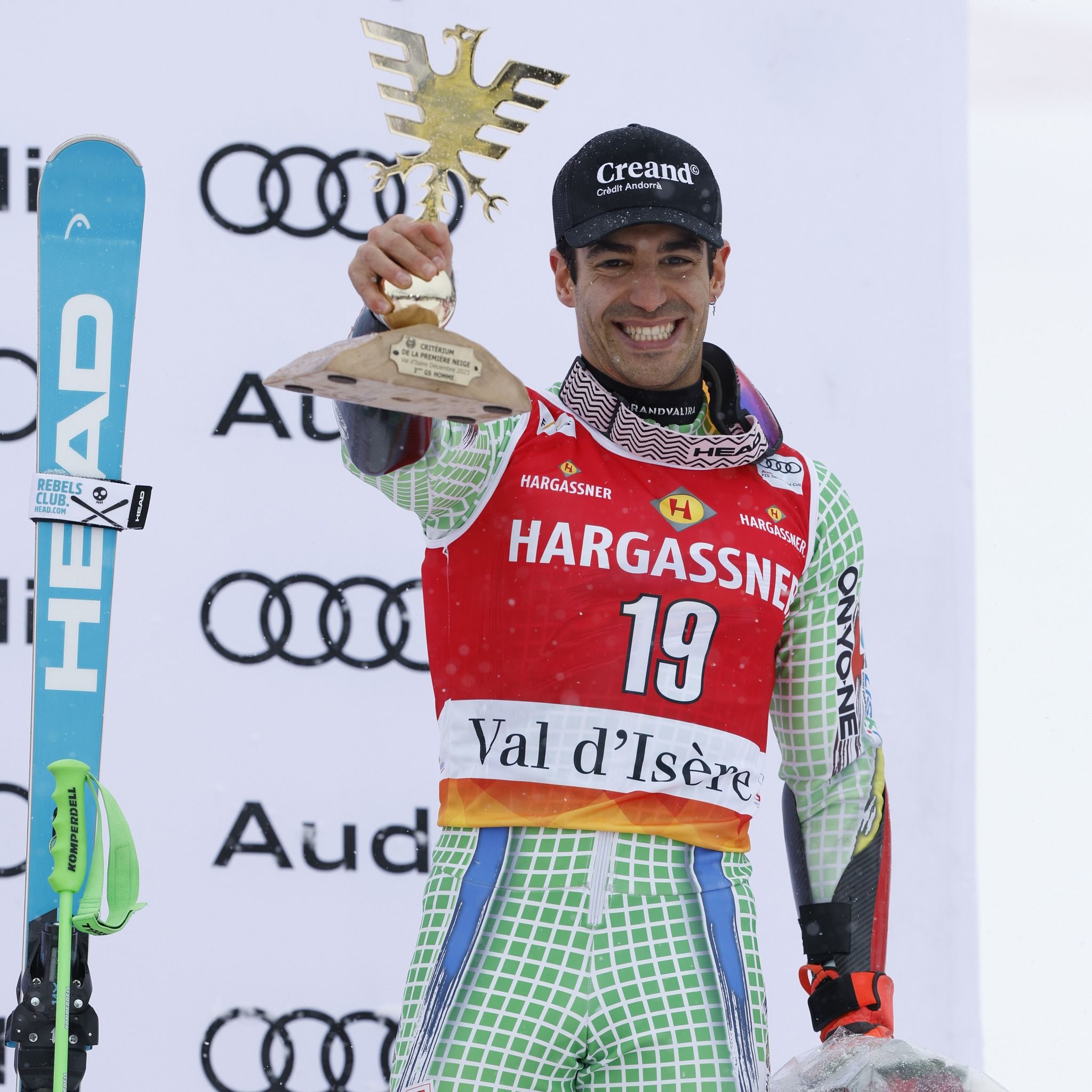 Joan Verdú amb el trofeu de tercer classificat.