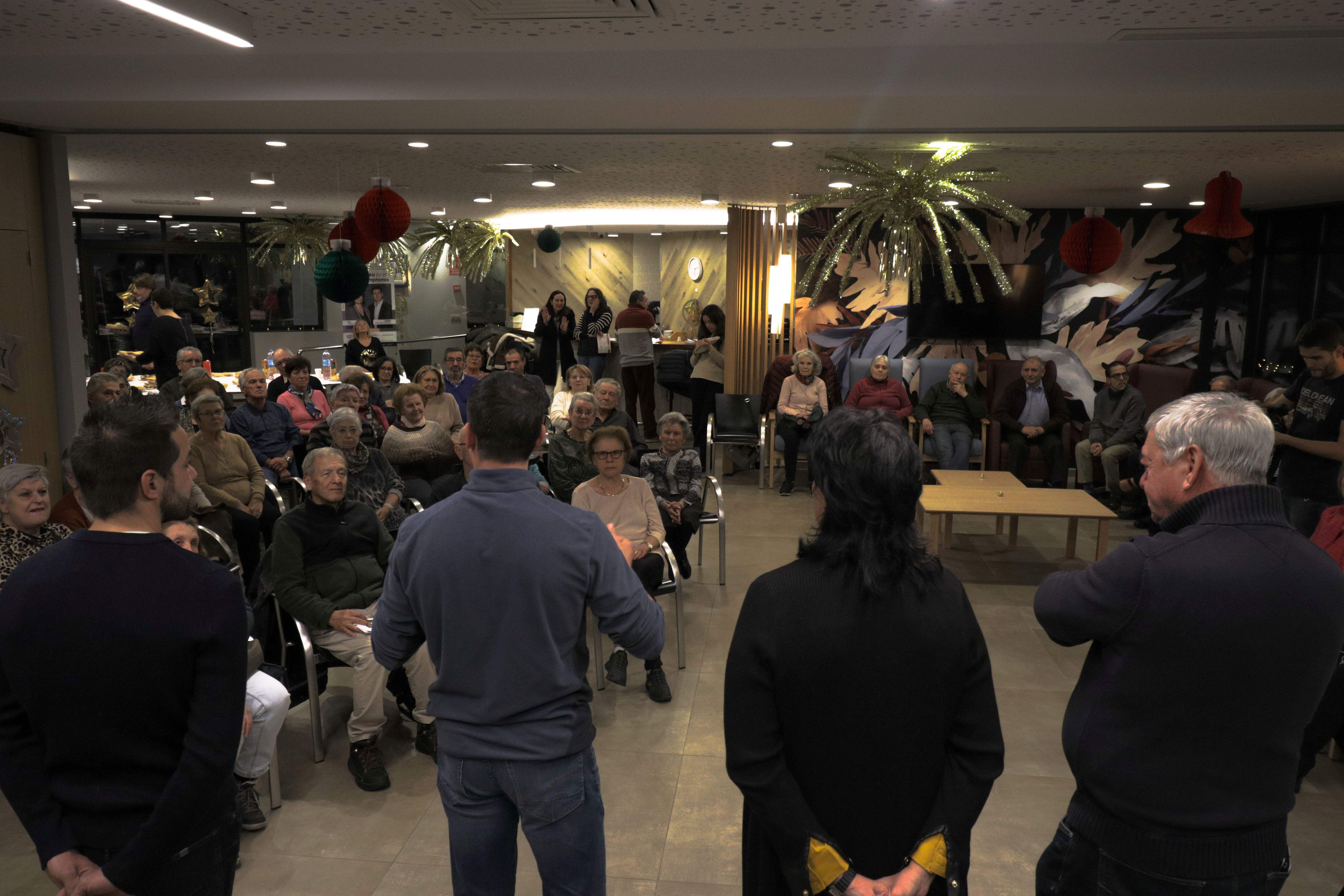 La candidatura de Ciutadans Compromesos ha visitat aquest dissabte la Casa Pairal.