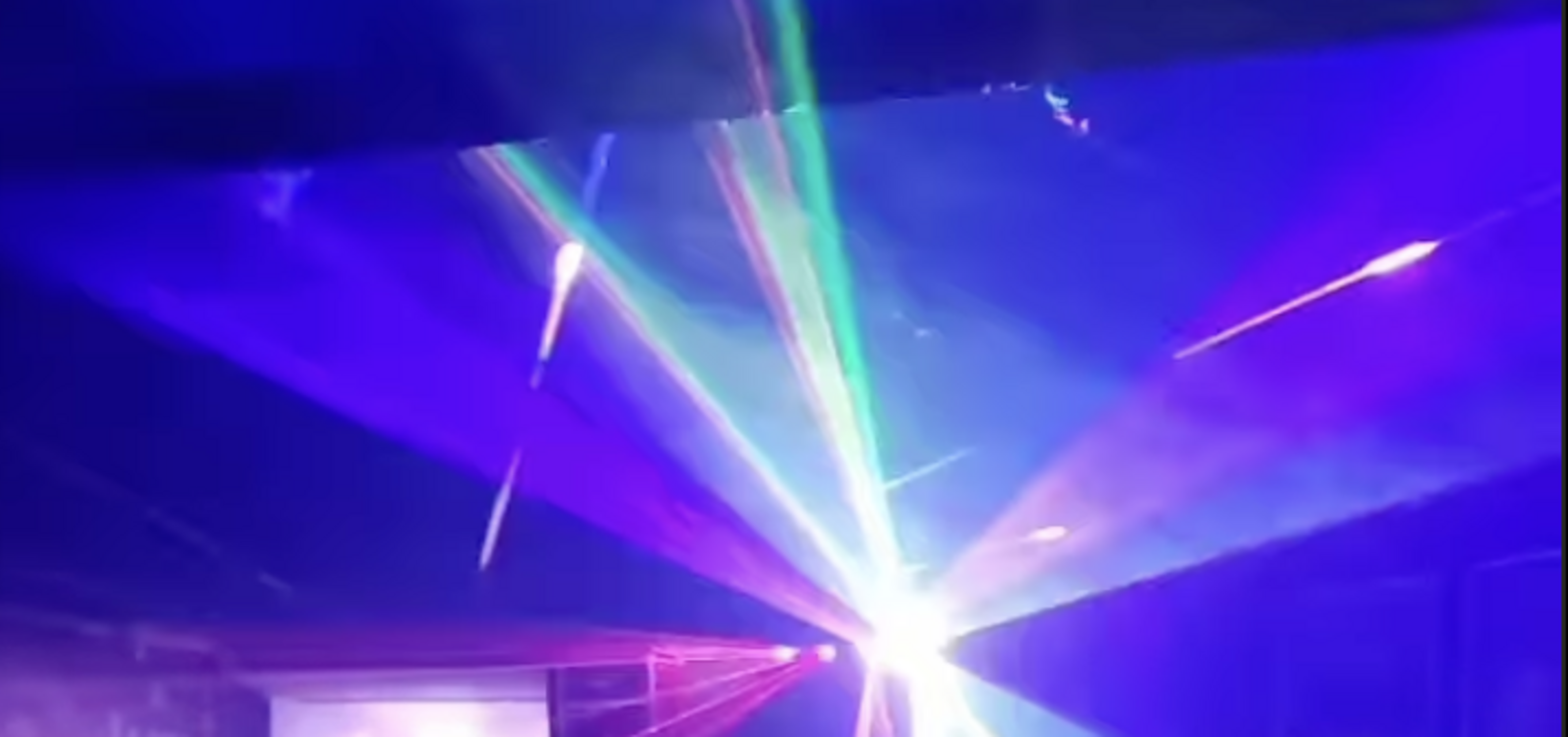 Els fets van passar a l'exterior d'un conegut local situat a la zona de la rotonda de la Comella.