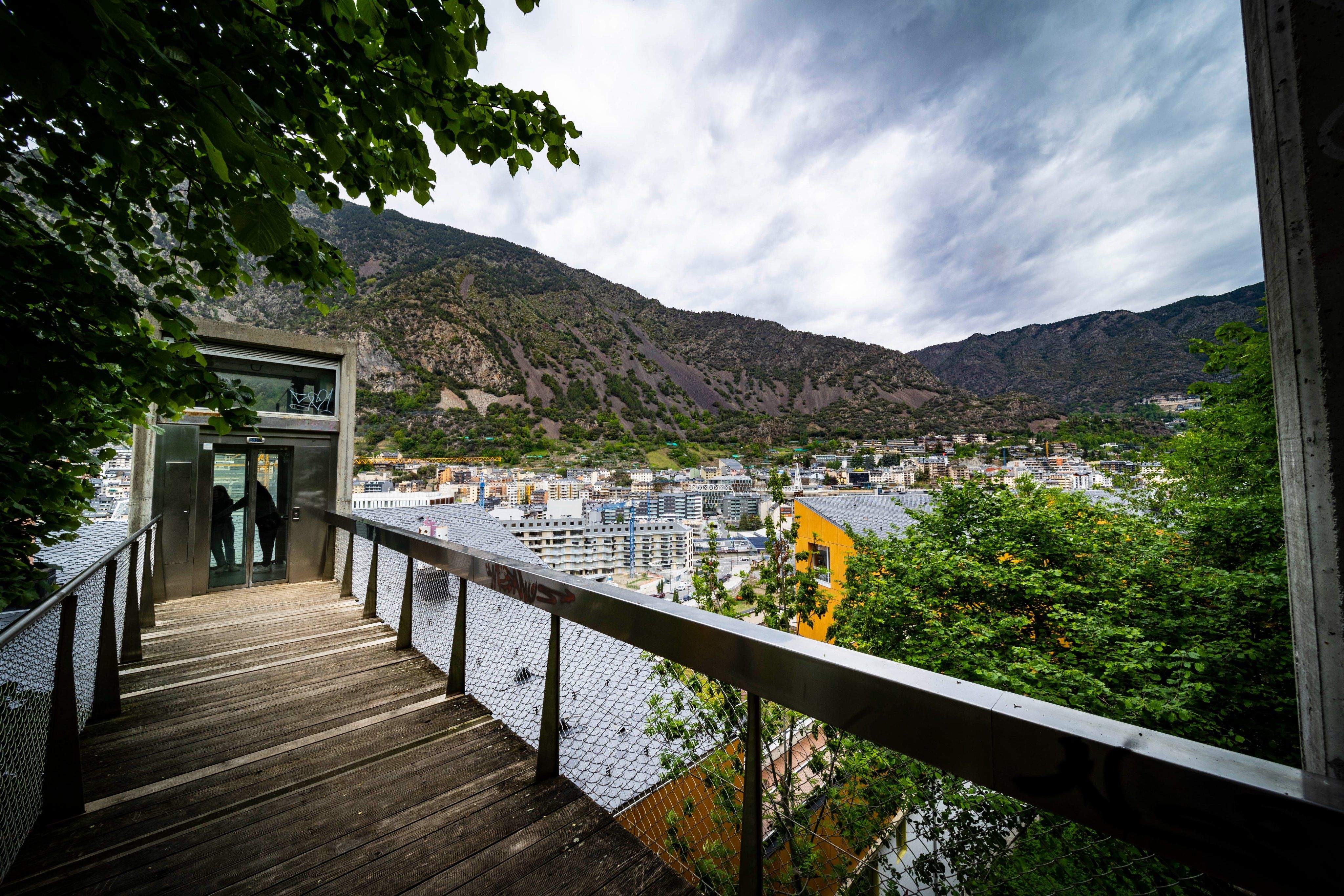 L'ascensor de Jovial està en període de proves i tornarà a estar operatiu la setmana vinent.