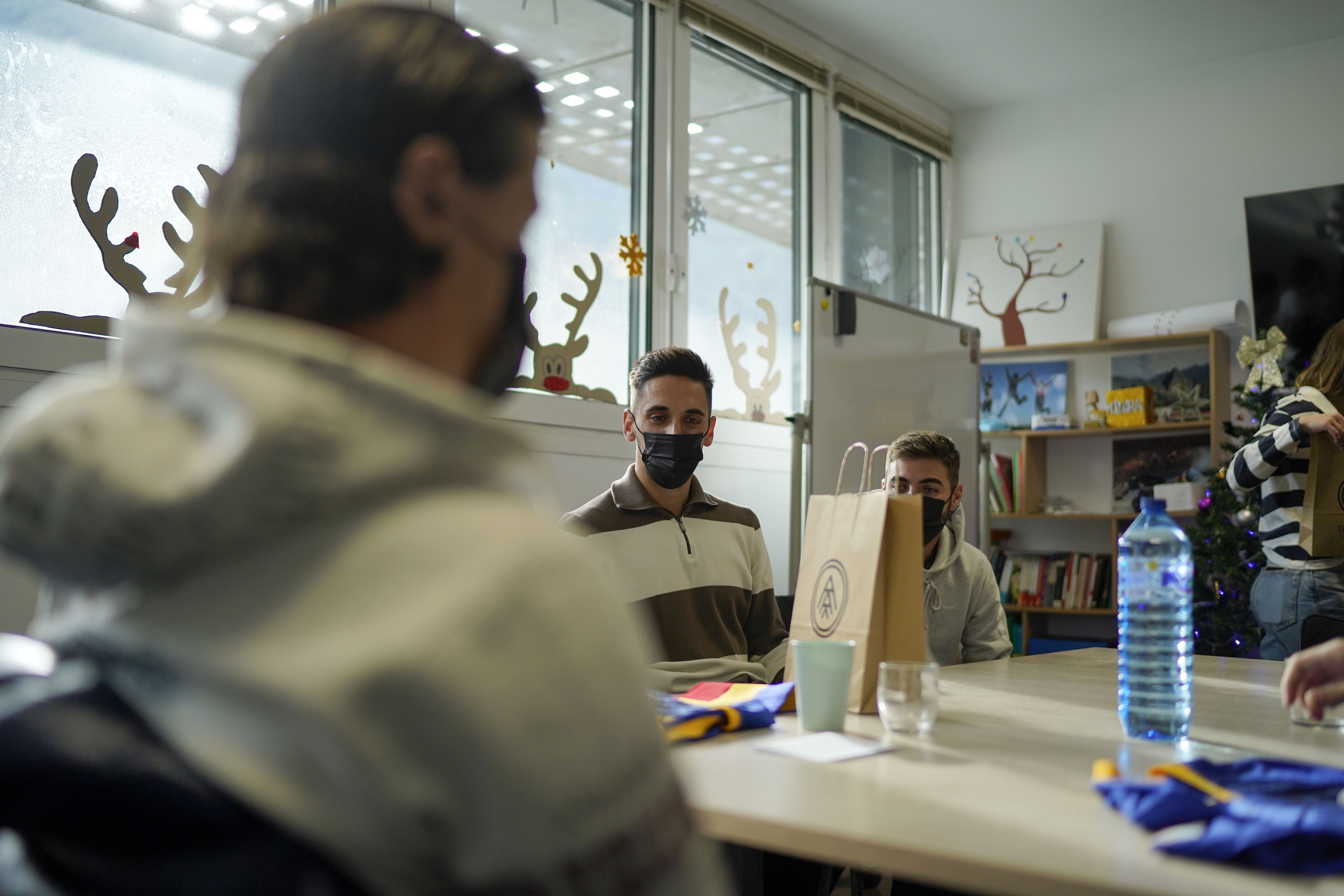 Els jugadors han pogut escoltar experiències dels interns a salut mental. Els jugadors han pogut escoltar experiències dels interns a salut mental.