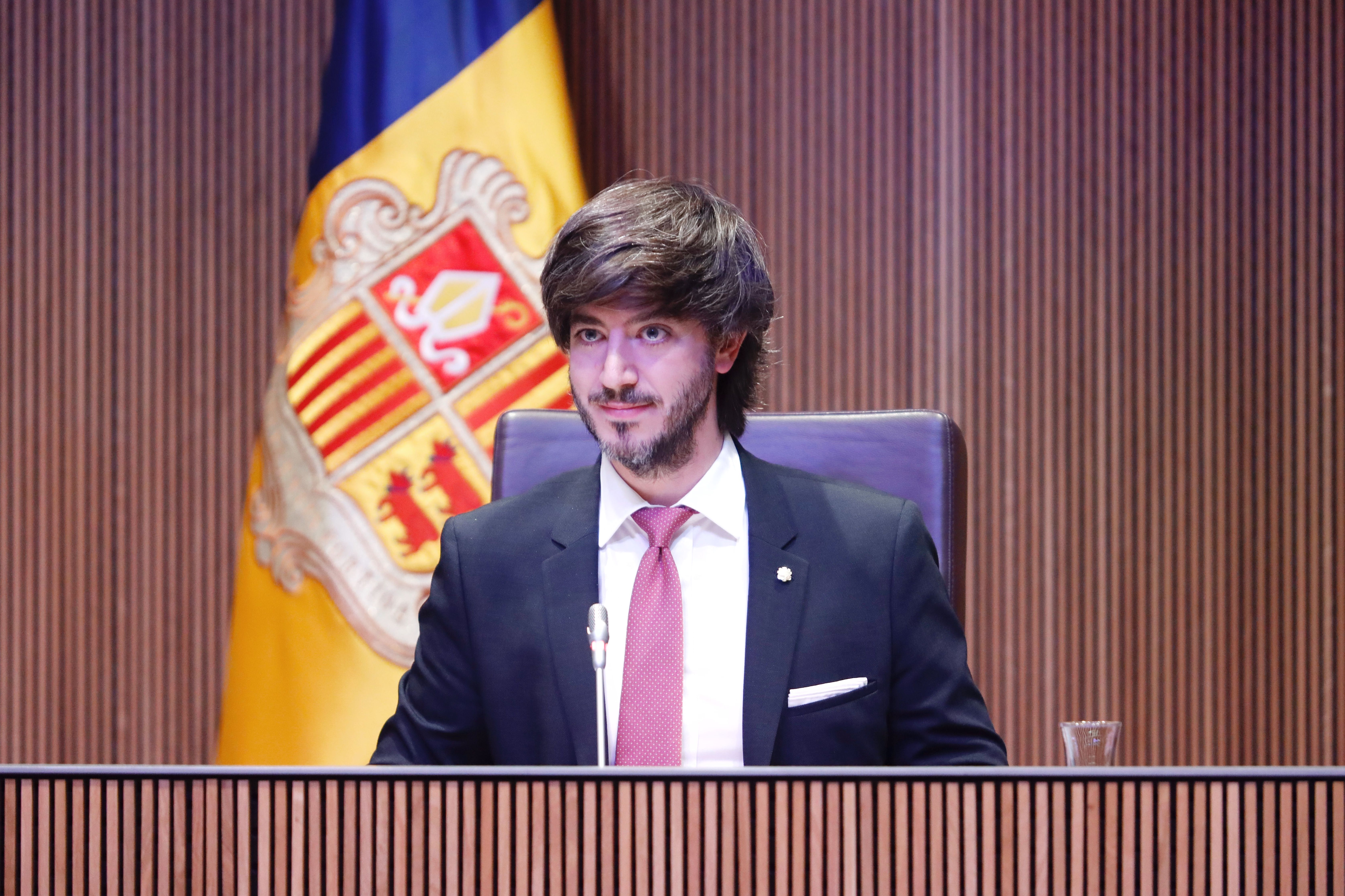 Carles Ensenyat al seu lloc de síndic general a l'hemicicle.