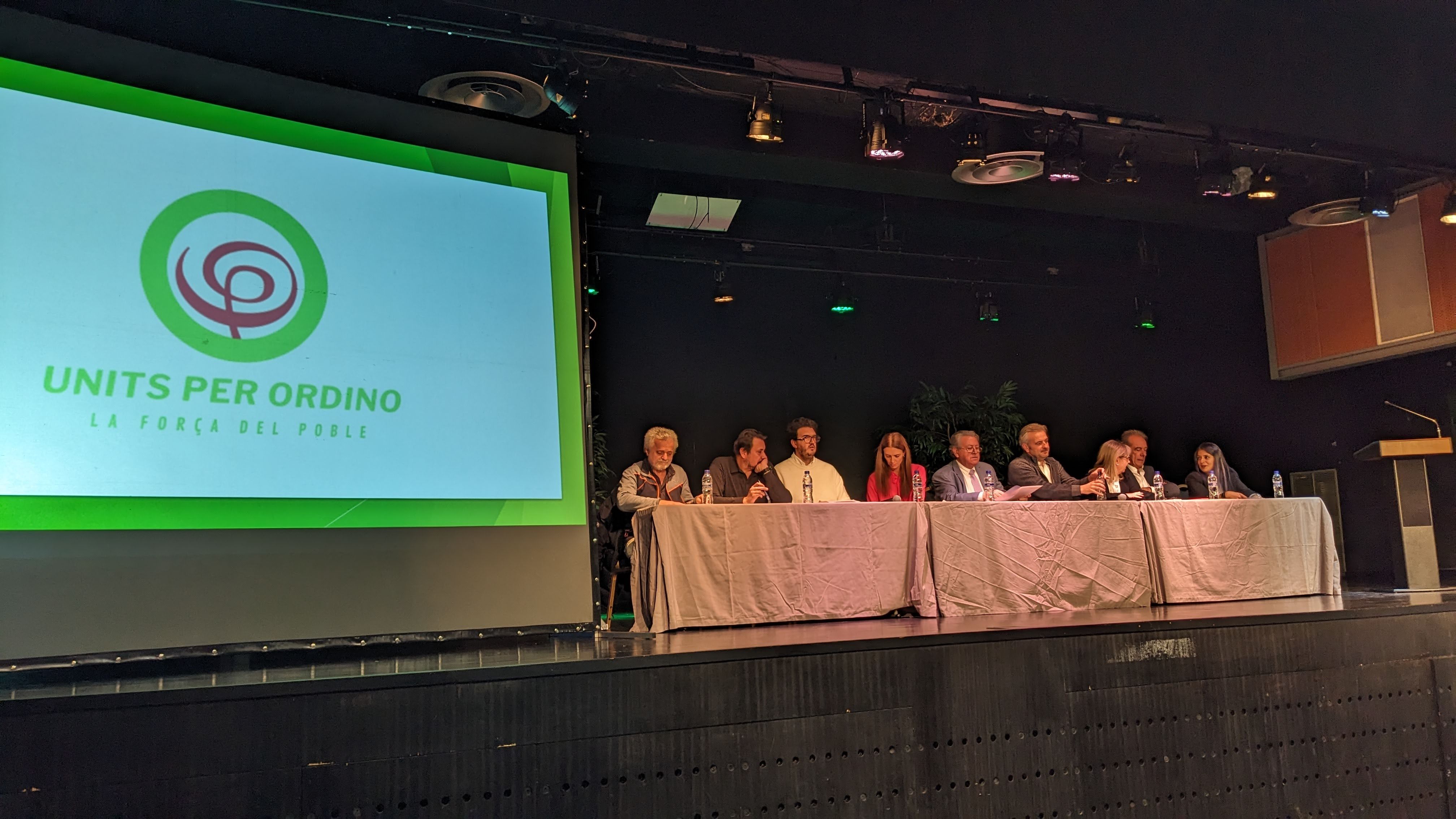 Els candidats d'Units per Ordino en la reunió de poble al centre de congressos de la parròquia