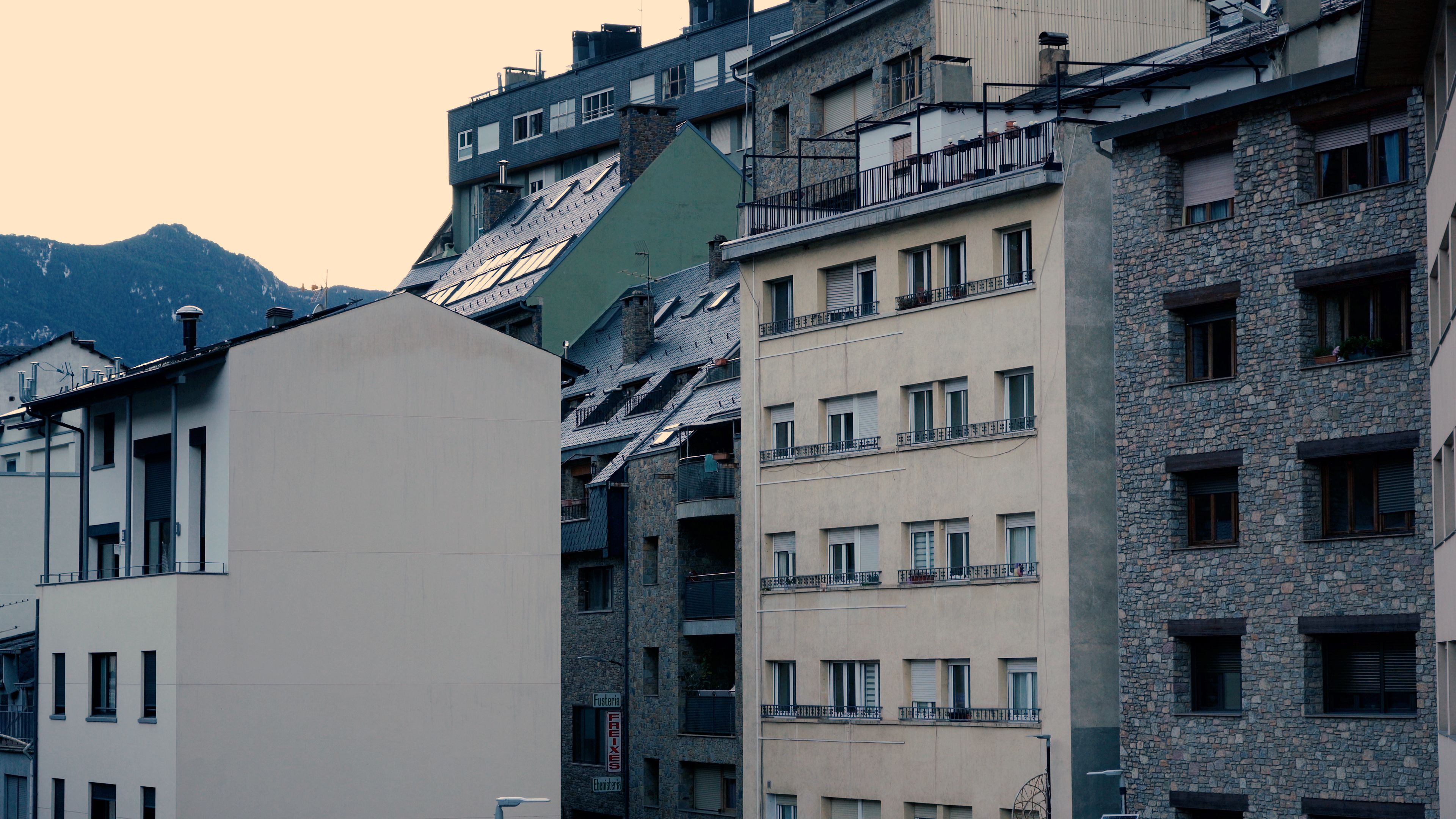 Blocs de pisos a Andorra la Vella.