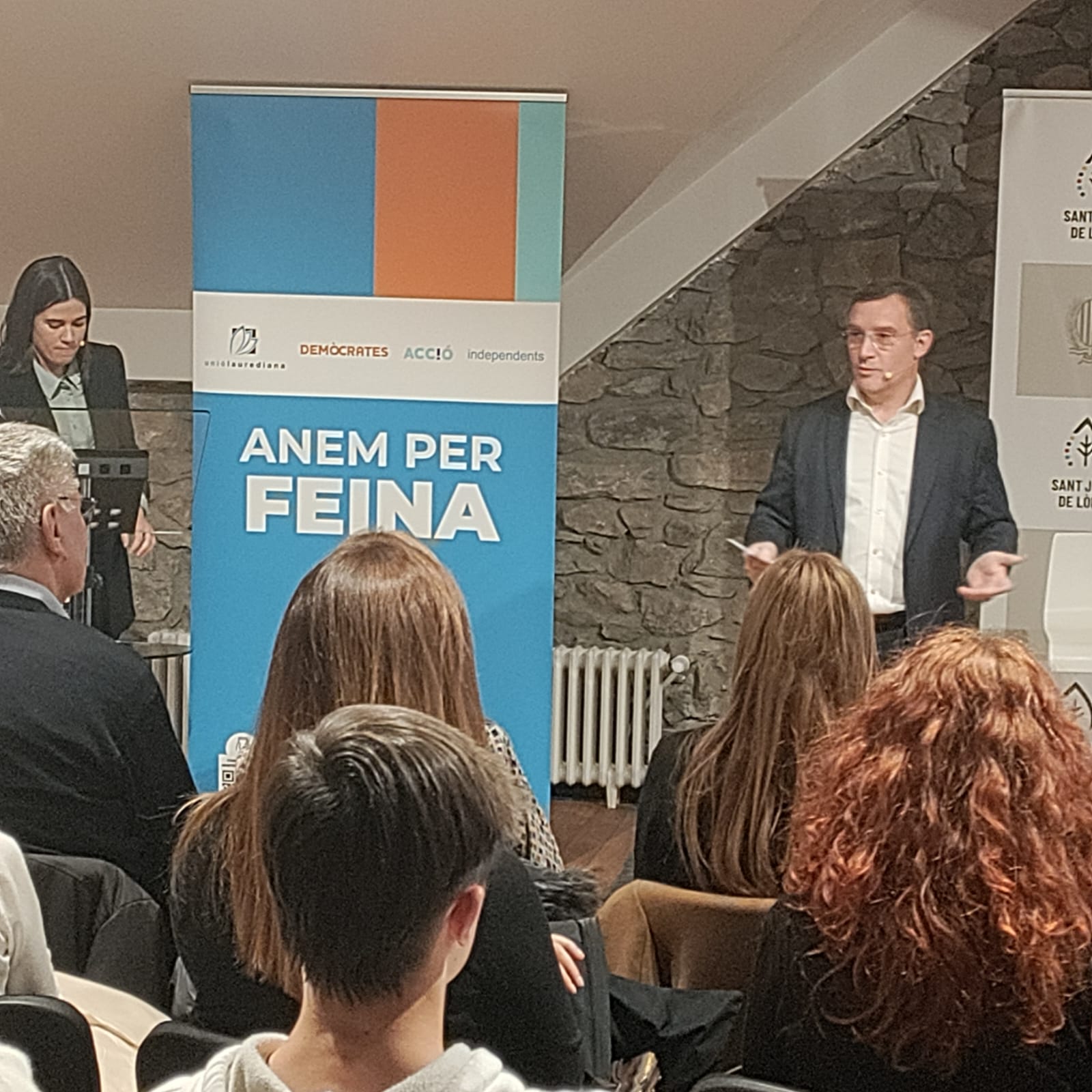 Josep Majoral durant la reunió de poble d'aquest divendres.