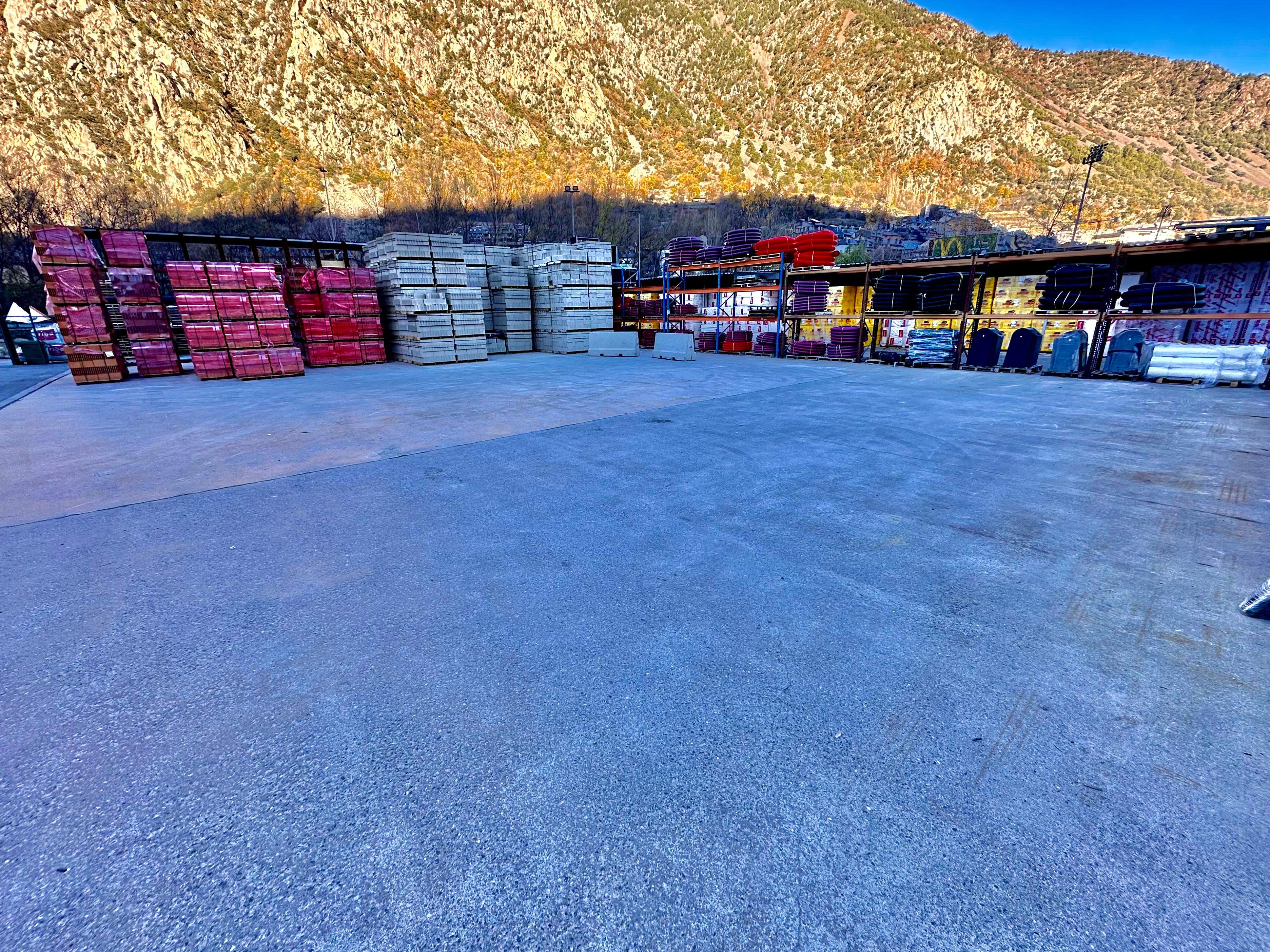 L'espai on s'anava a muntar el 'set' per la foto de l'Altaveu que s'ha acabat avortant. L'espai on s'anava a muntar el 'set' per la foto de l'Altaveu que s'ha acabat avortant.