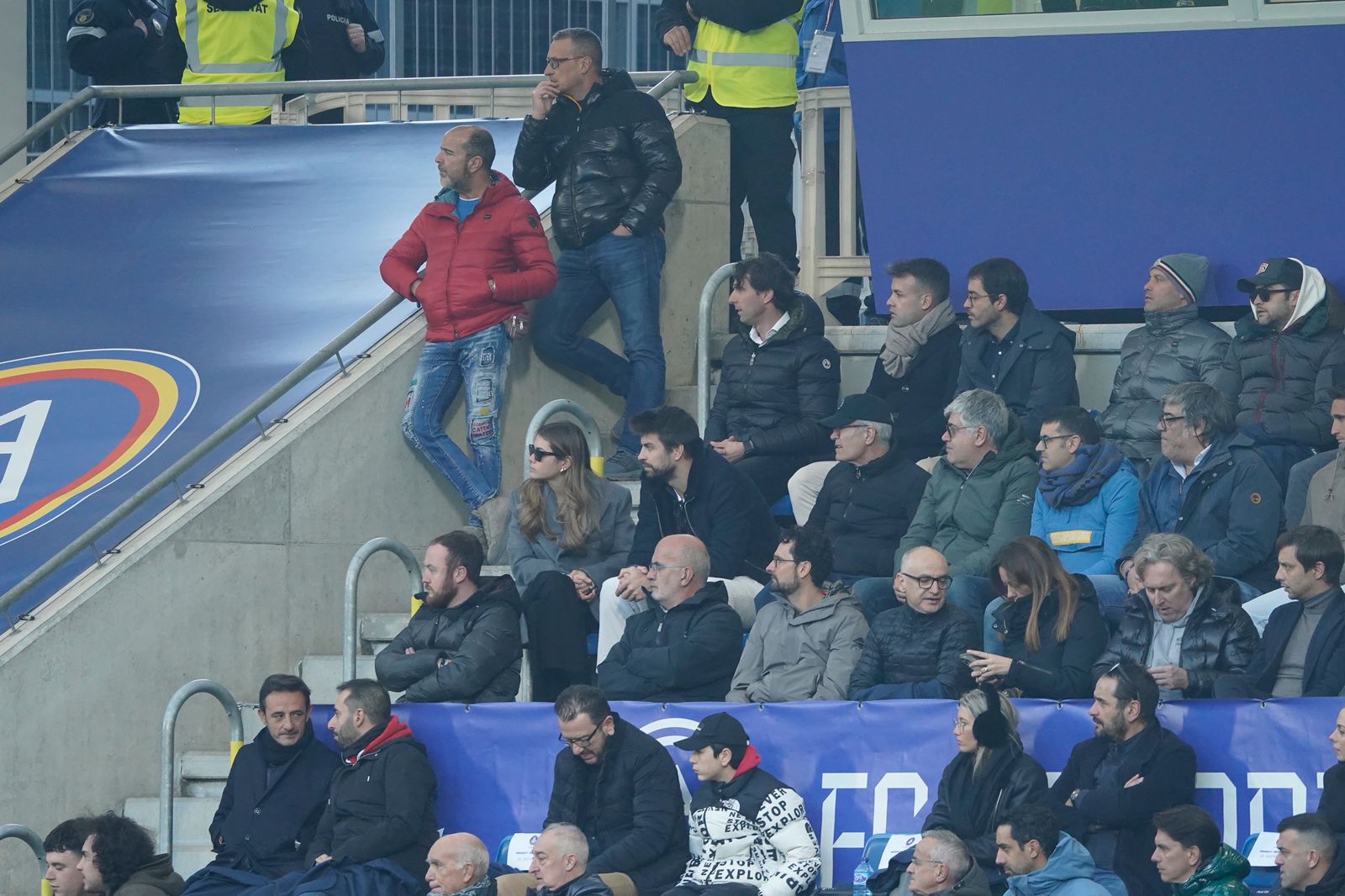 Gerard Piqué a la llotja de l'Estadi Nacional. Gerard Piqué a la llotja de l'Estadi Nacional.