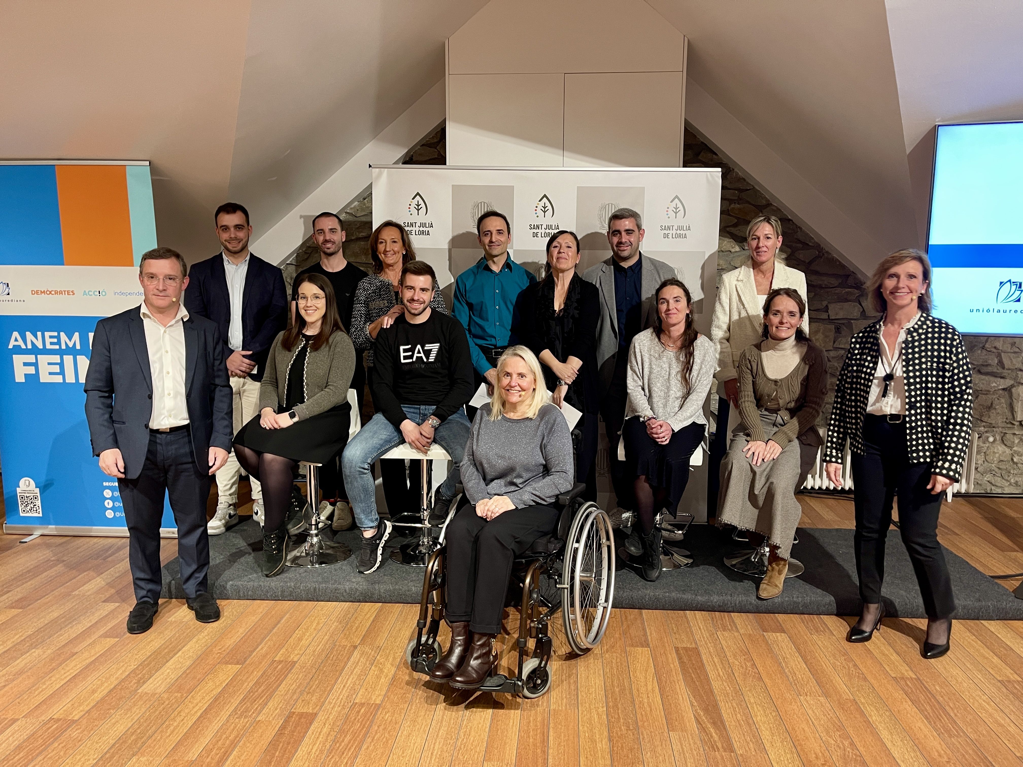 Foto de família de la candidatura d'UL + Demòcrates + Acció + Independents.