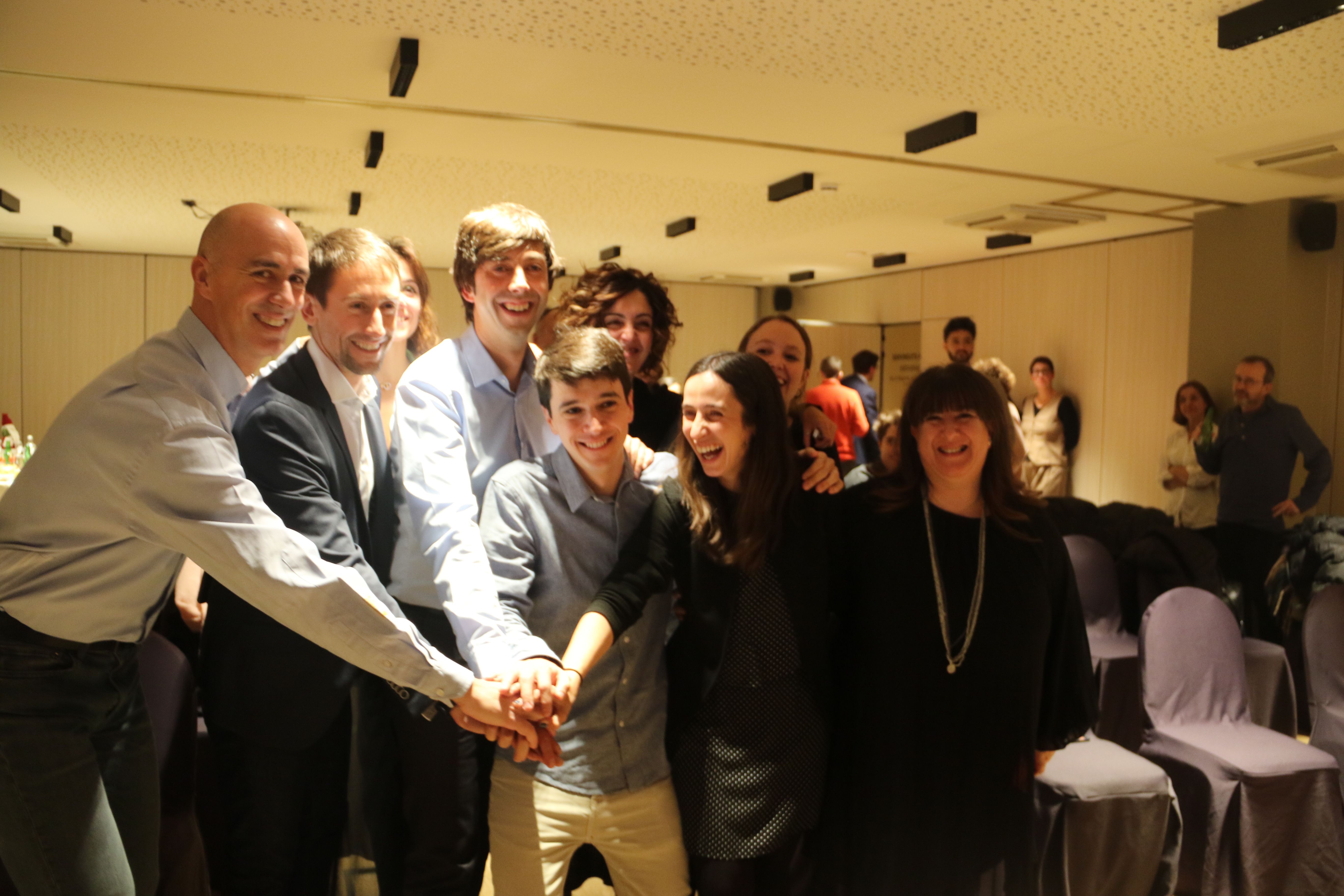 Membres de la candidatura celebrant la victòria a Andorra la Vella.