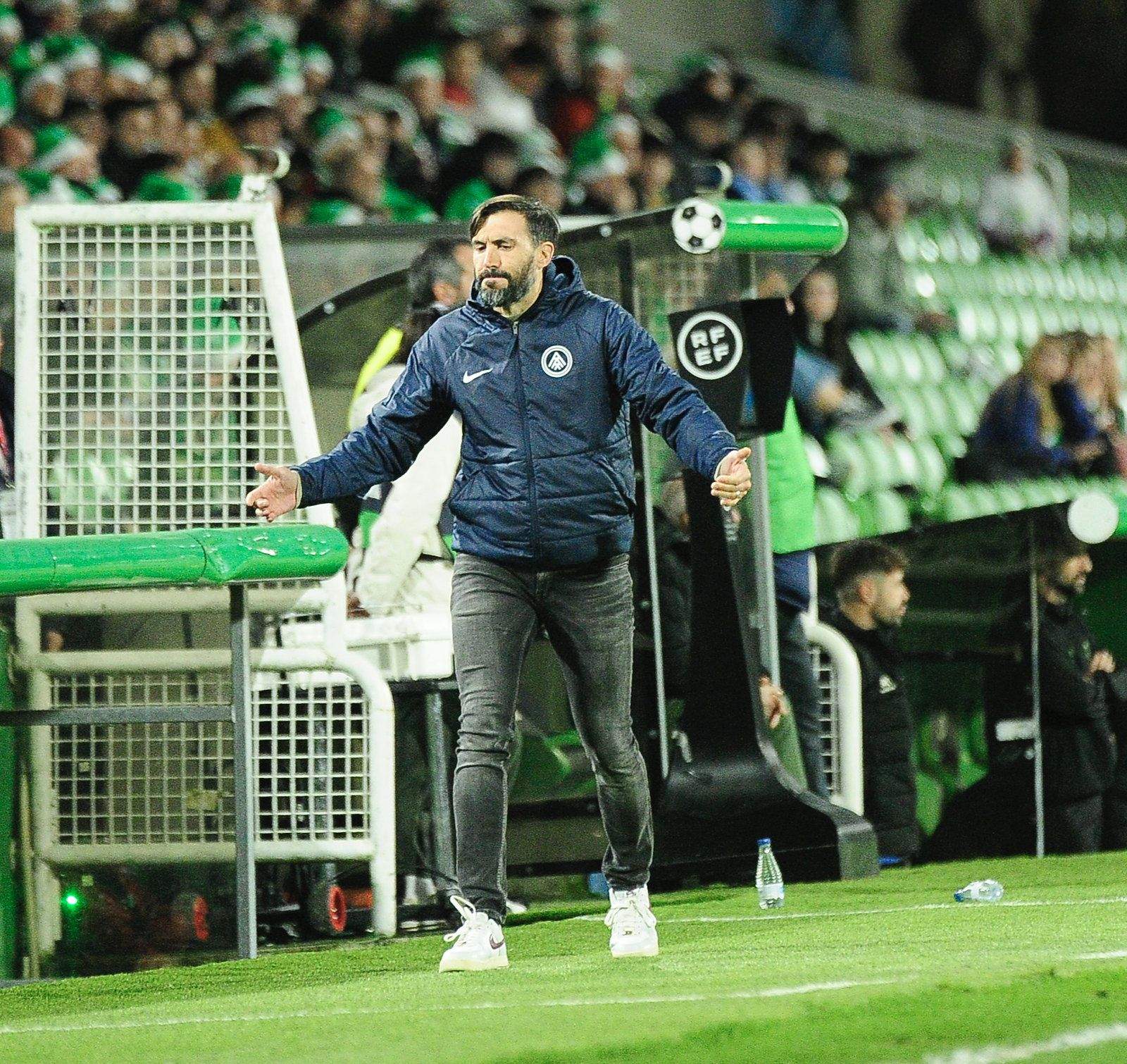 Eder Sarabia durant el partit contra el Racing de Santander.