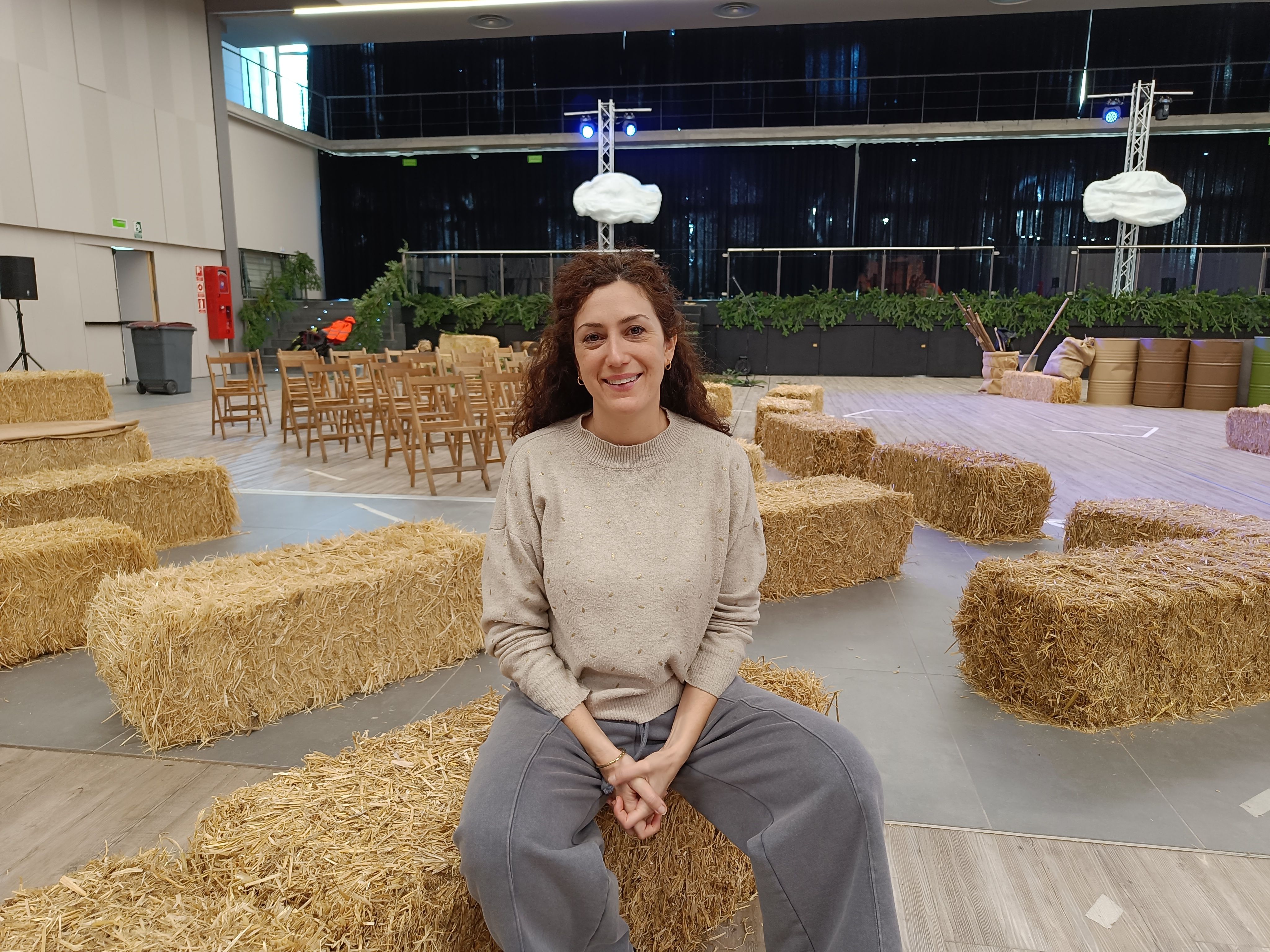 Irina Robles en l'escenari que acollirà el Pessebre Vivient. Irina Robles en l'escenari que acollirà el Pessebre Vivient.