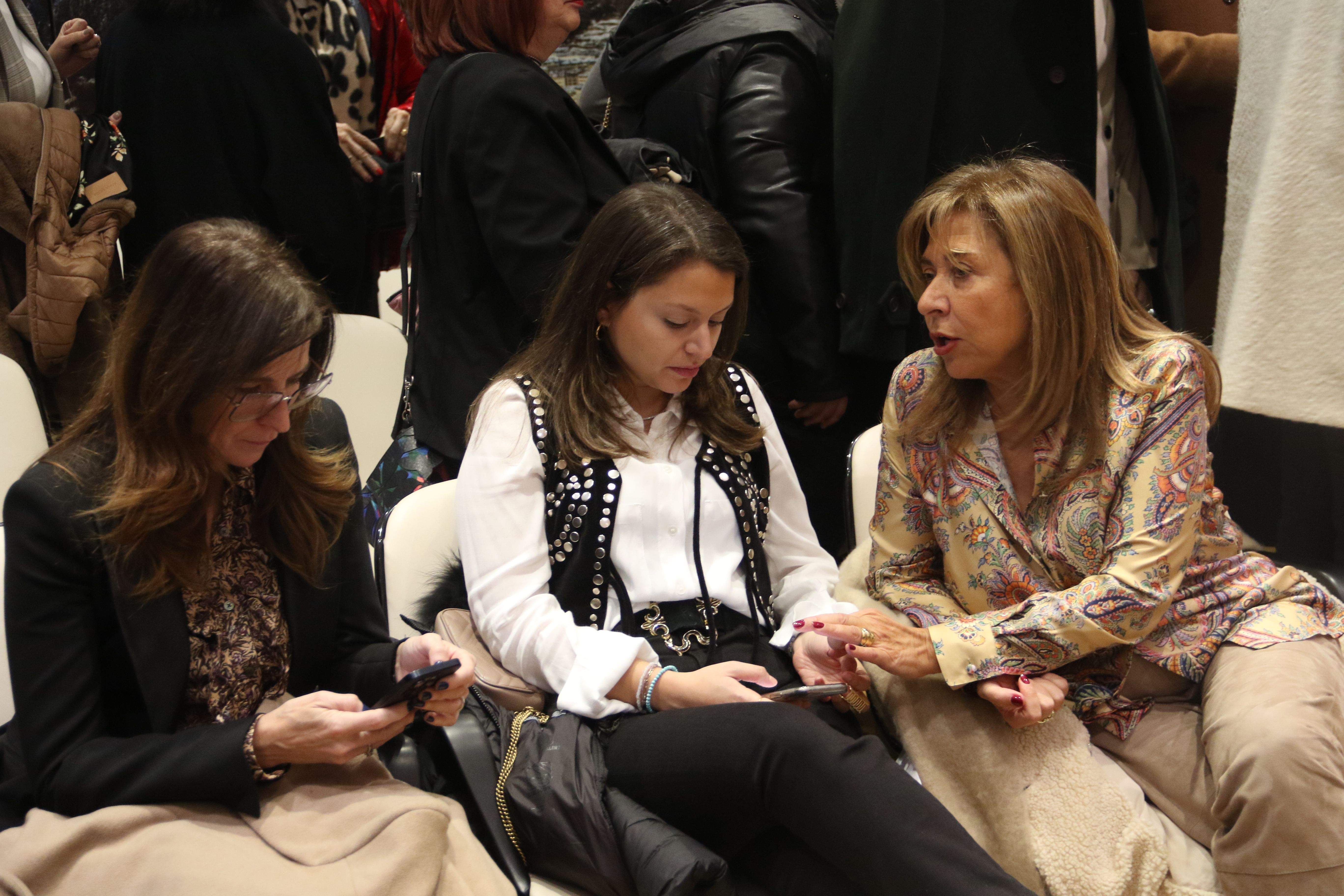 Sílvia Riva, Meritxell López i Conxita Marsol només acabada la sessió.
