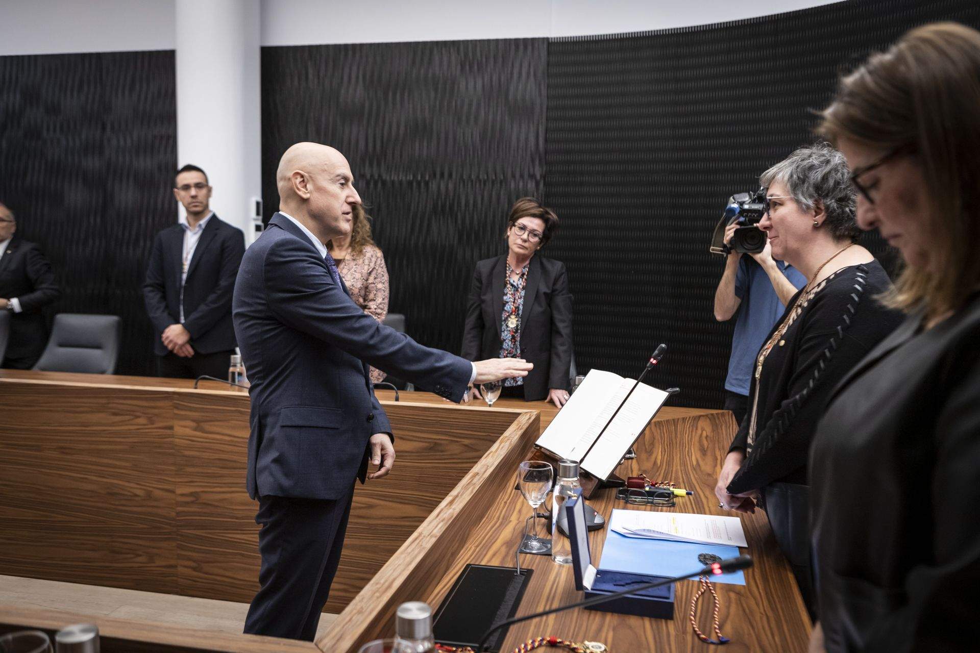 Quim Dolsa promet com a cònsol menor. Quim Dolsa promet com a cònsol menor.