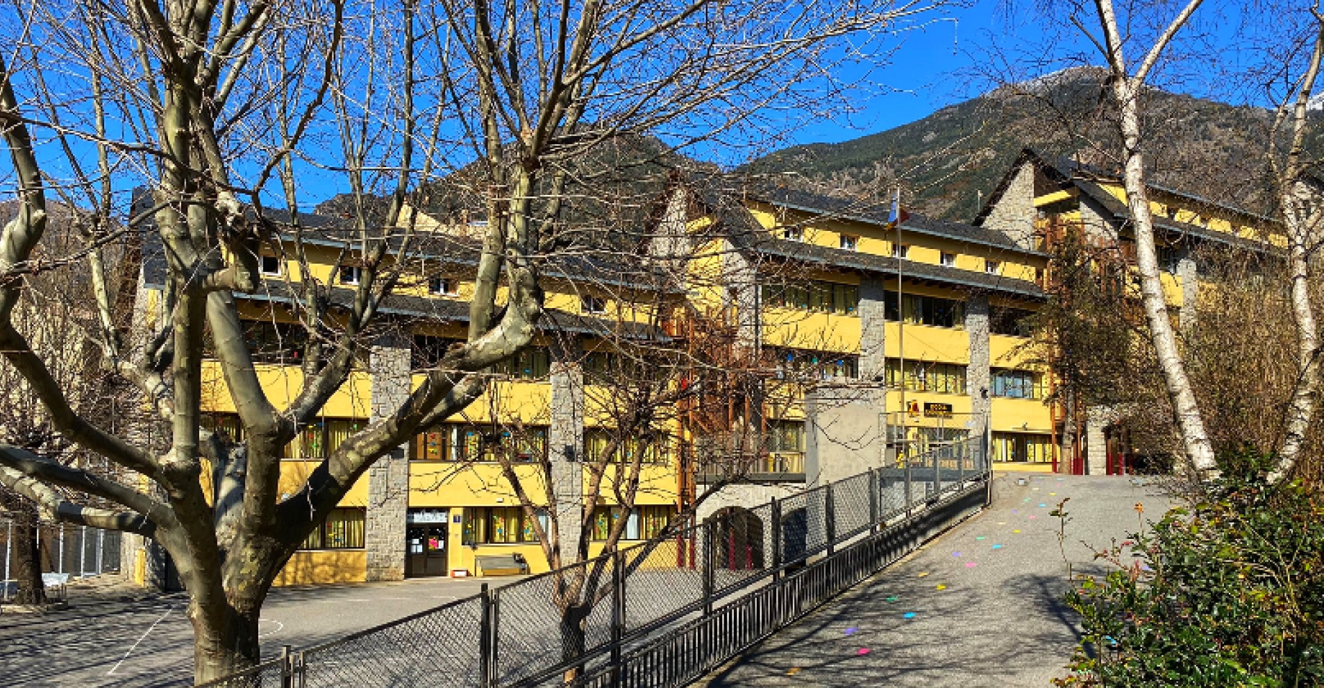 L'Escola andorrana de Sant Julià.